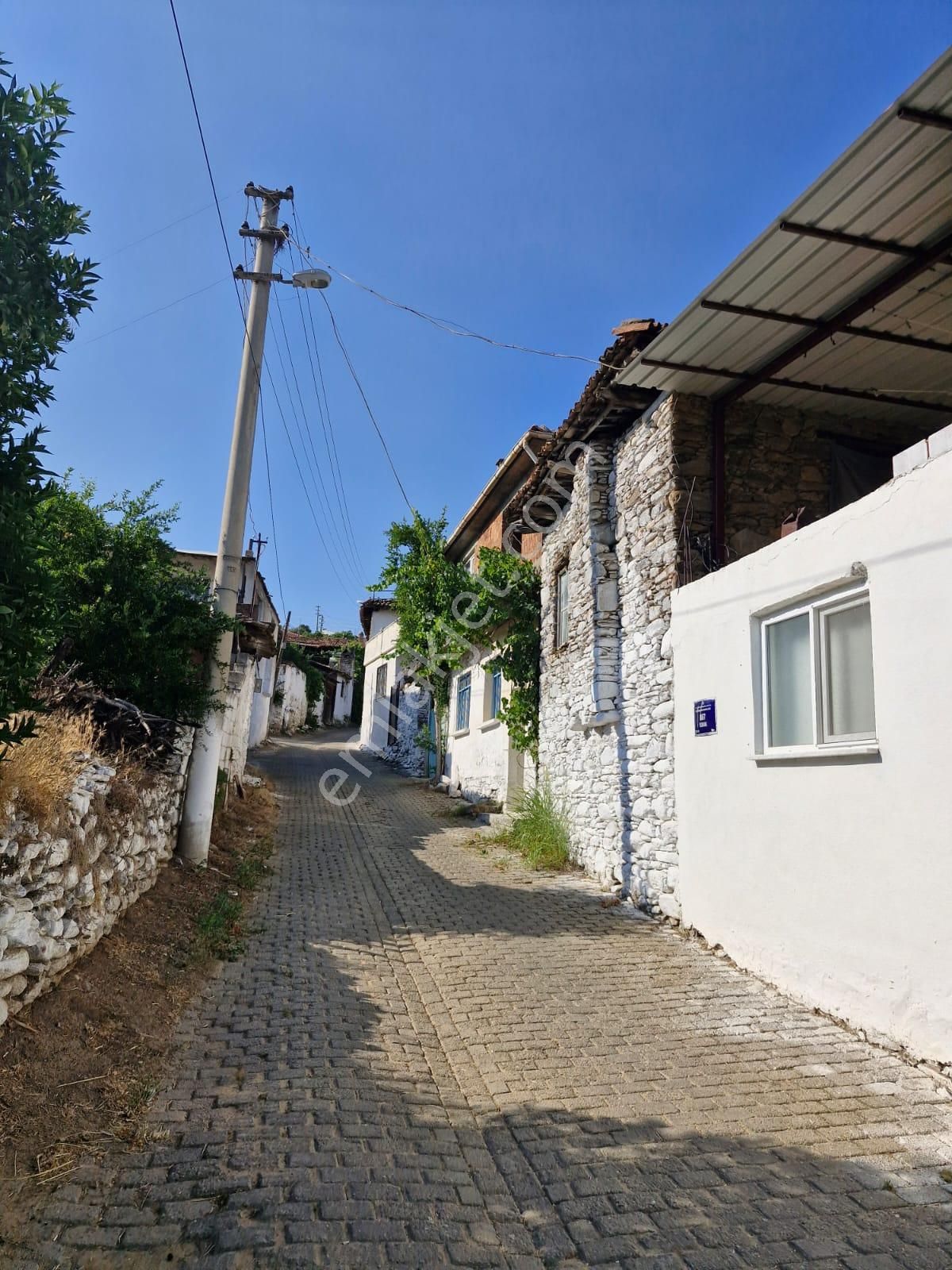 Satılık Müstakil 2 Katlı Ev