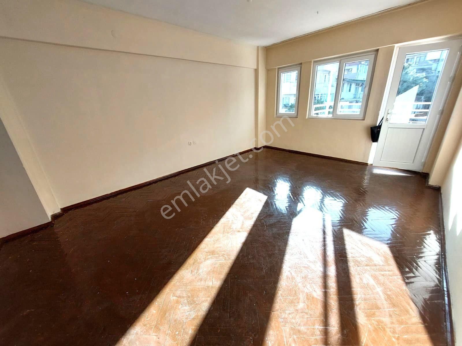 Kuşadası Merkezde Arakat 2+1 Kiralık Daire - Görsel 5