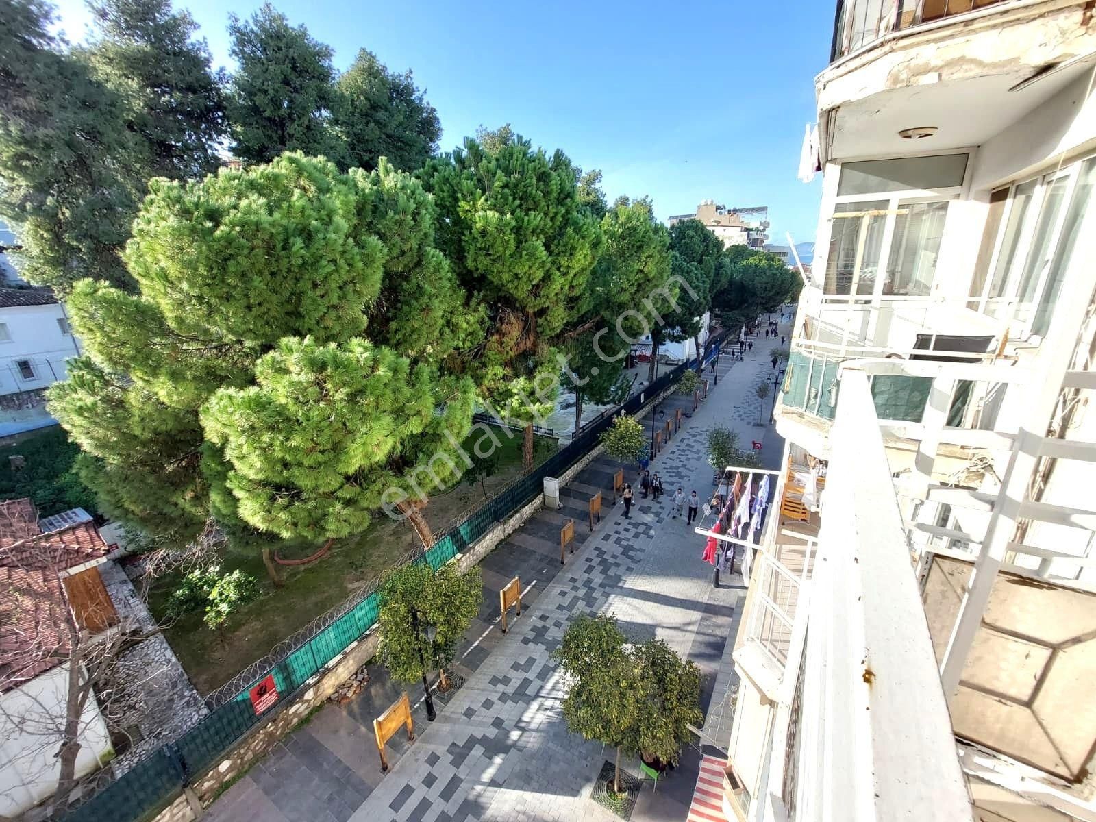 Kuşadası Merkezde Arakat 2+1 Kiralık Daire - Görsel 18