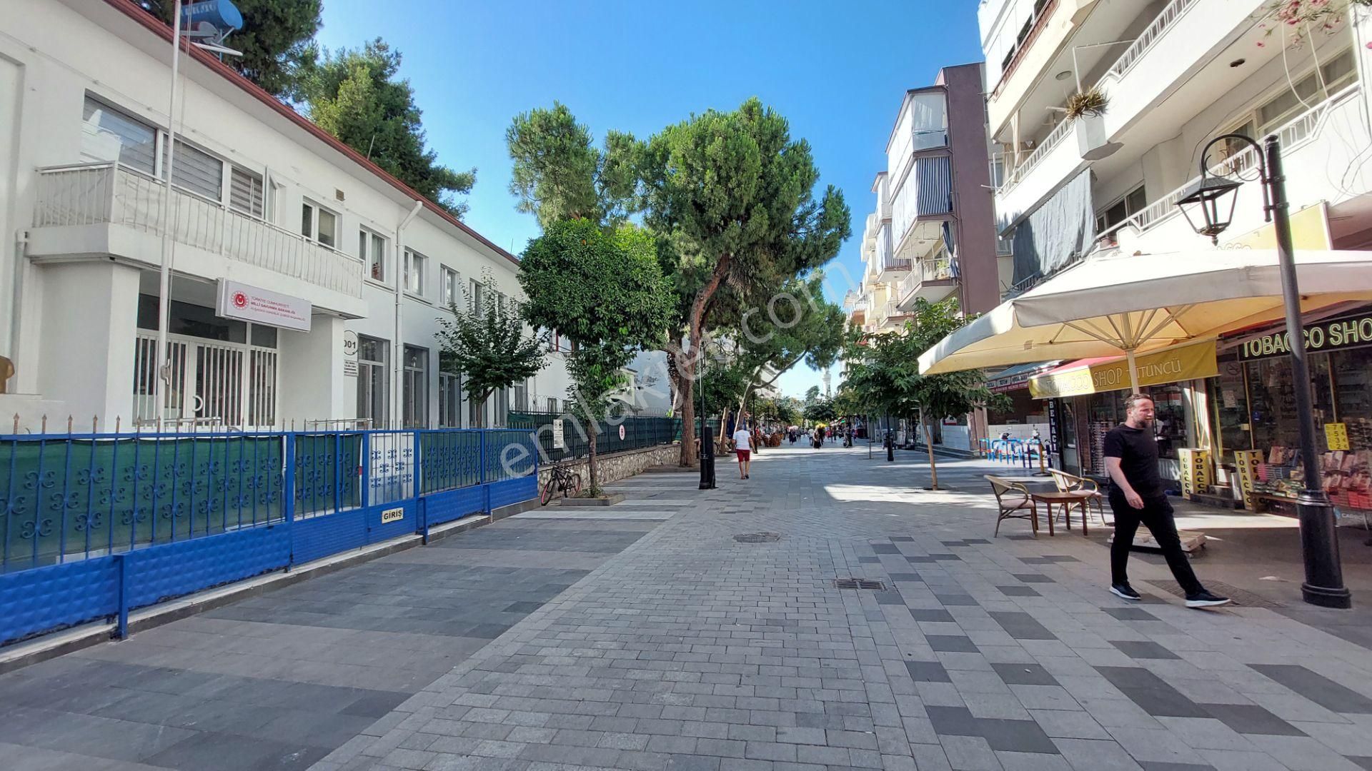 Kuşadası Merkezde Arakat 2+1 Kiralık Daire - Görsel 23