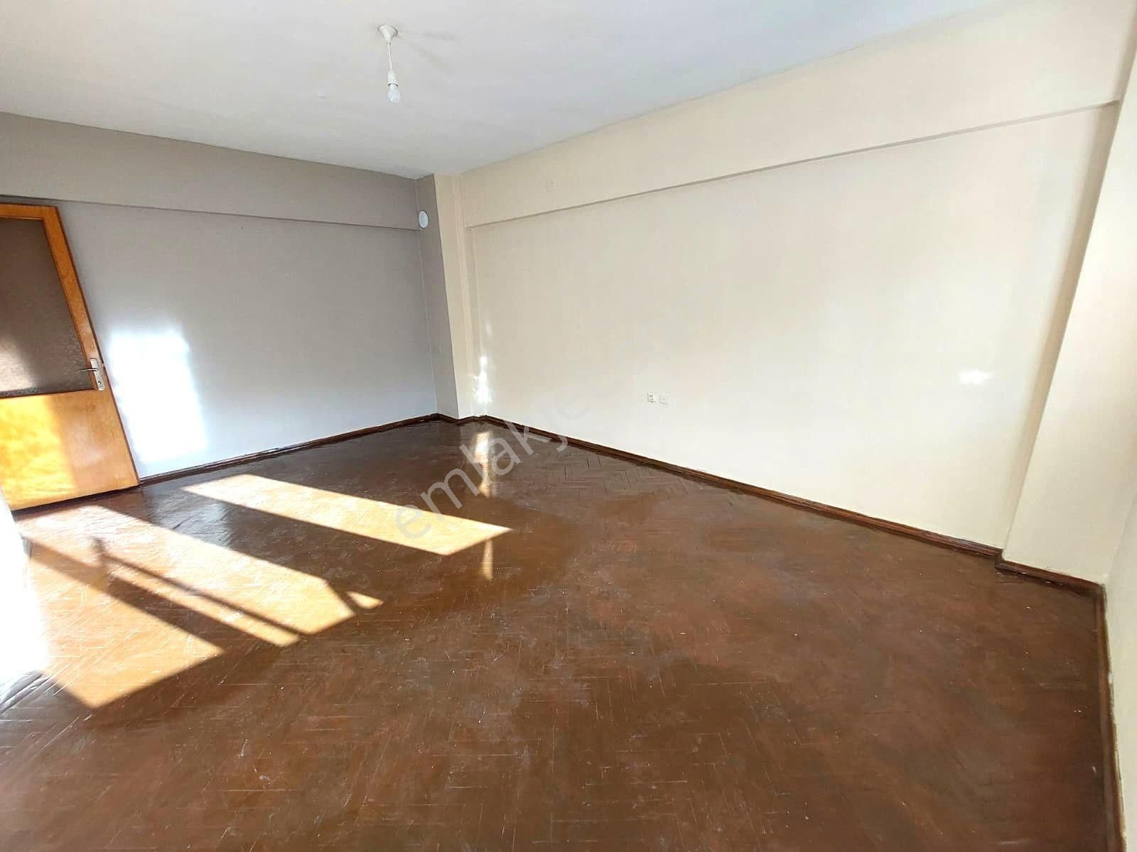 Kuşadası Merkezde Arakat 2+1 Kiralık Daire - Görsel 3