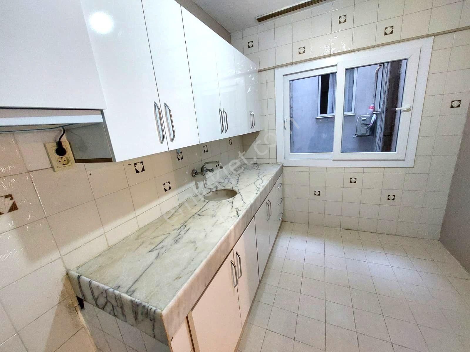 Kuşadası Merkezde Arakat 2+1 Kiralık Daire - Görsel 7