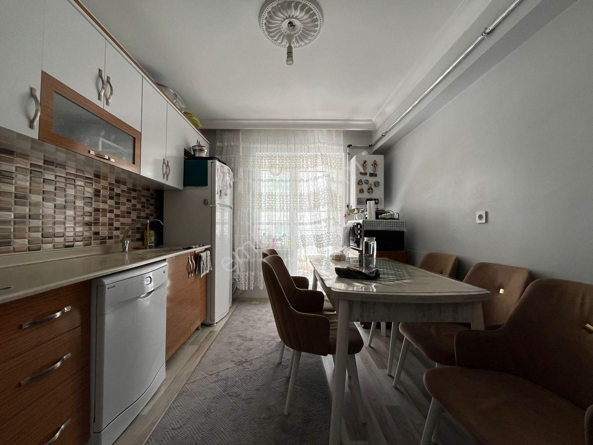 Keçiörende Cadde Yanı 1.8 Milyon Kredili, Cadde Arkası Yeni İskanlı Acil 3+1