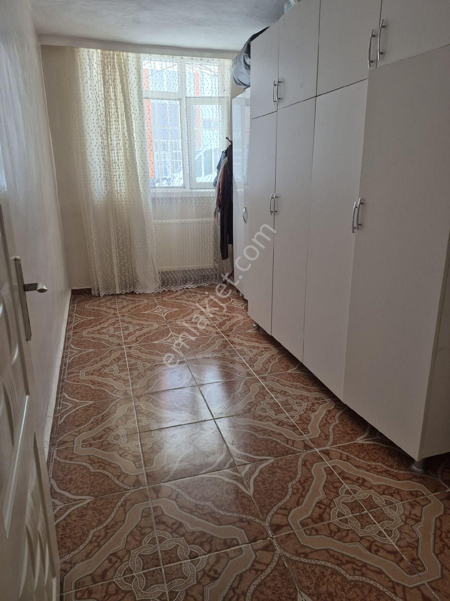 Barıs Sıtesı Gazıler Acıl Satılık