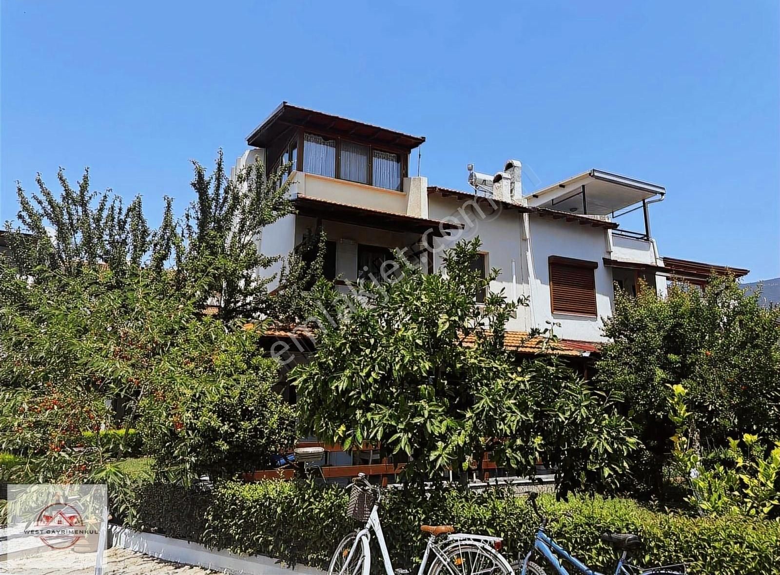 West'ten Gümüldür Gülkent Sitesi 4,5+1 Satılık Müstakil Villa