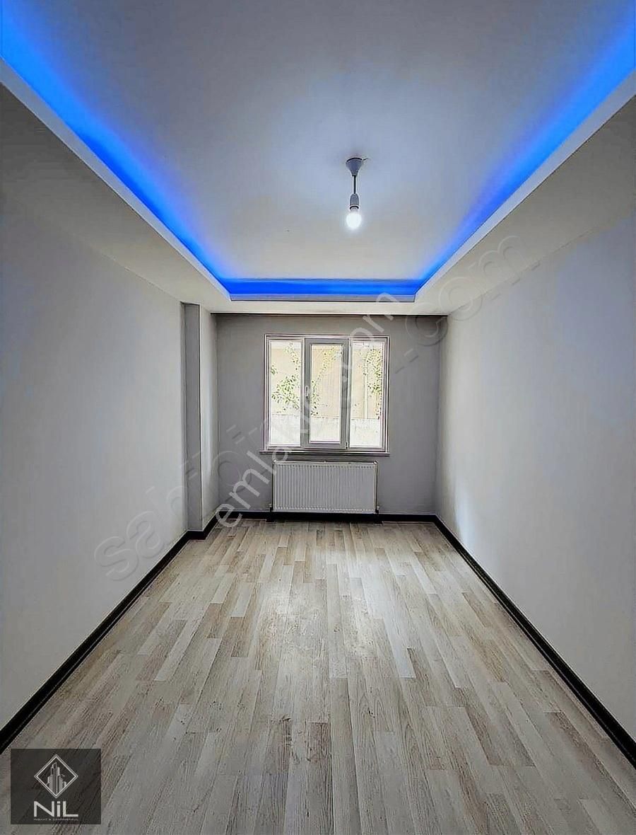 Bahçelievler Merkezi Konumda 2+1 Balkonlu Yüksek Giriş Daire