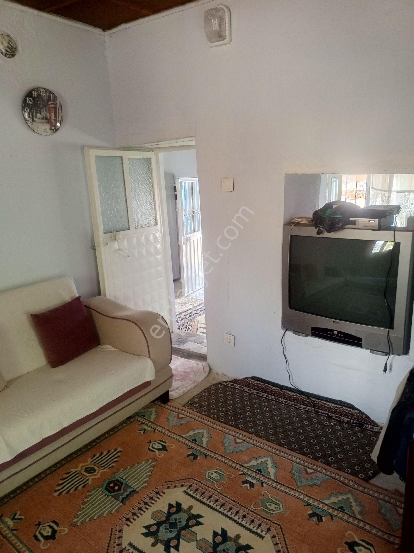 Torbalı Dirmil Mahallesi Satılık Fırsat Bahçeli 200 M² Köy Evi - Görsel 4