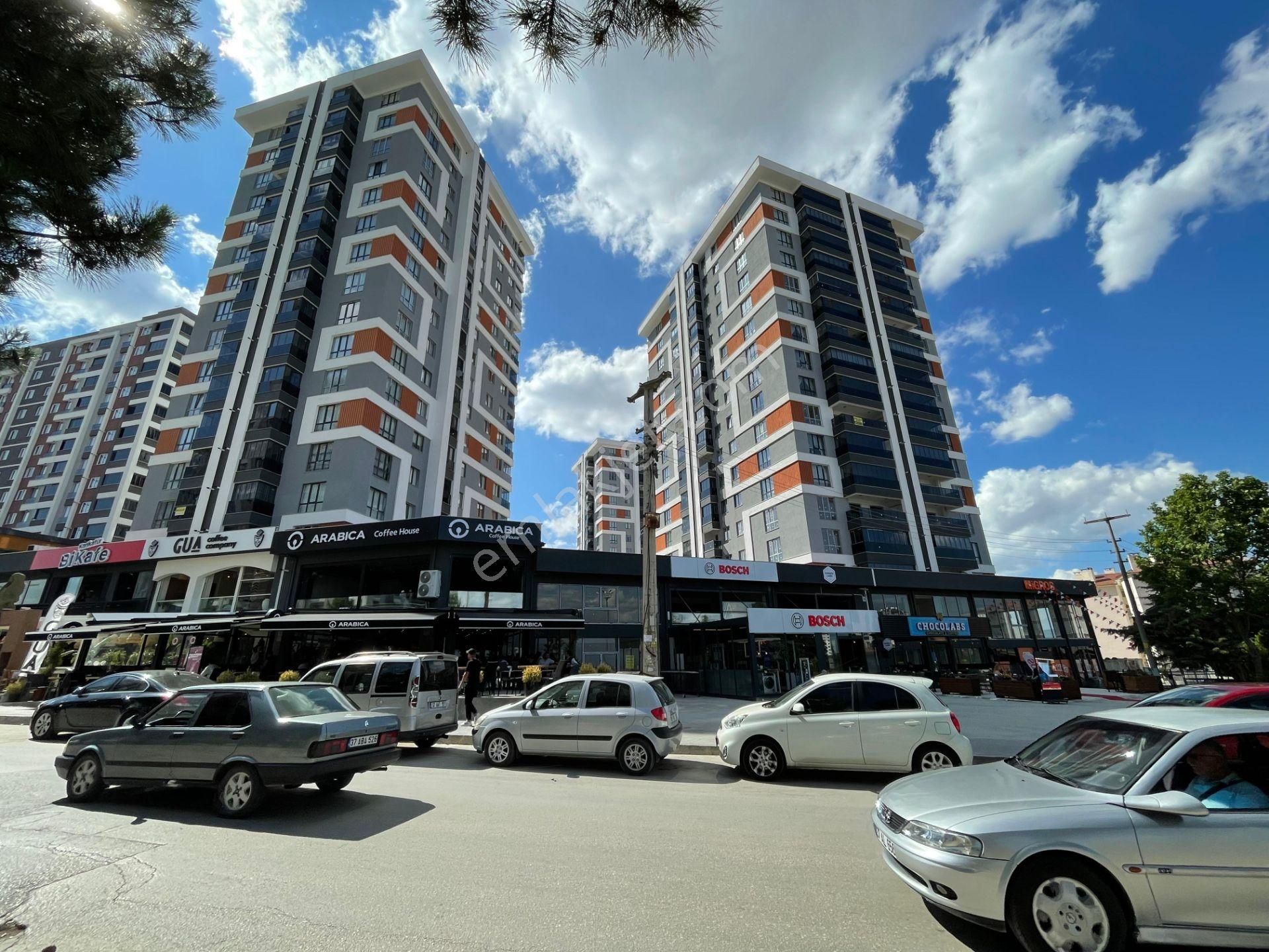 Irmak Park Evlerinde Cadde Kenarı Manzaralı Satılık 135m2 3+1