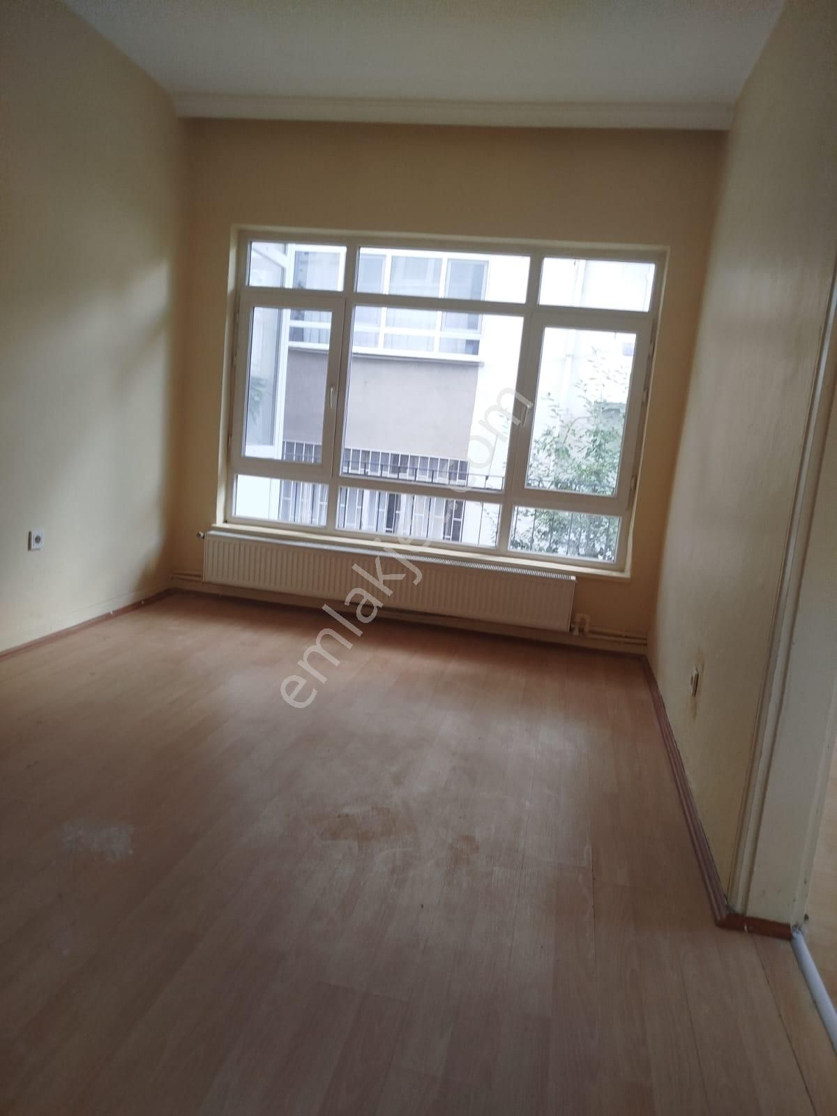 Abidinpaşa'da 95m2 3+1 Yapılı Balkonlu Isı Yalıtımlı Açık Otopark 1. Kat Kuzeydoğu Kombili Kiralık