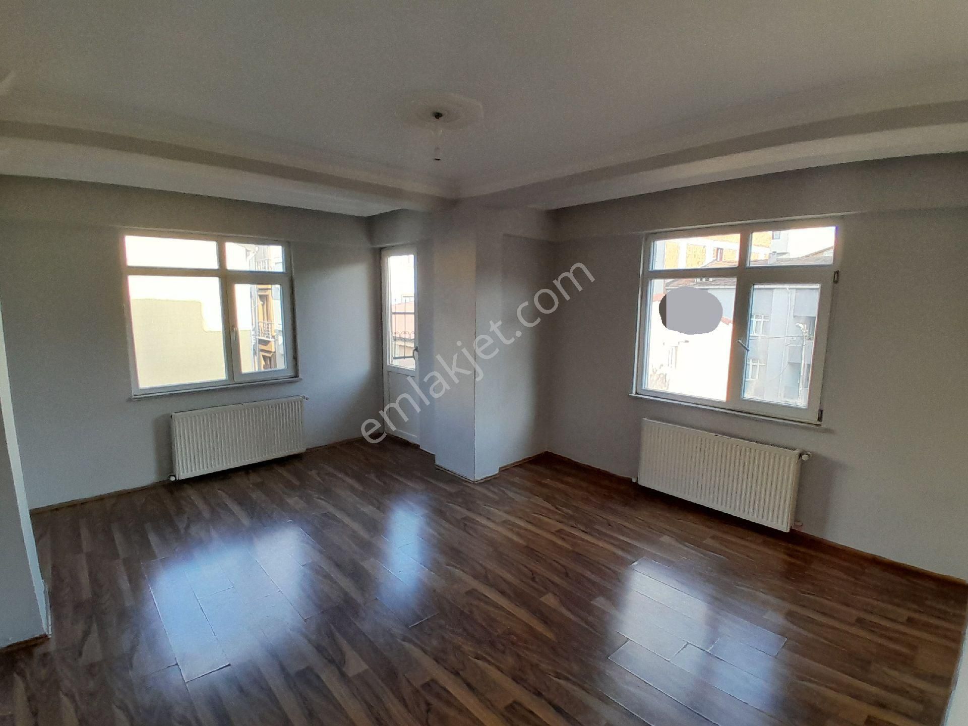 Kiralık Sancaktepe 2+1 90m² 2.kat Wc Banyo Ayrı Doğalgazlı