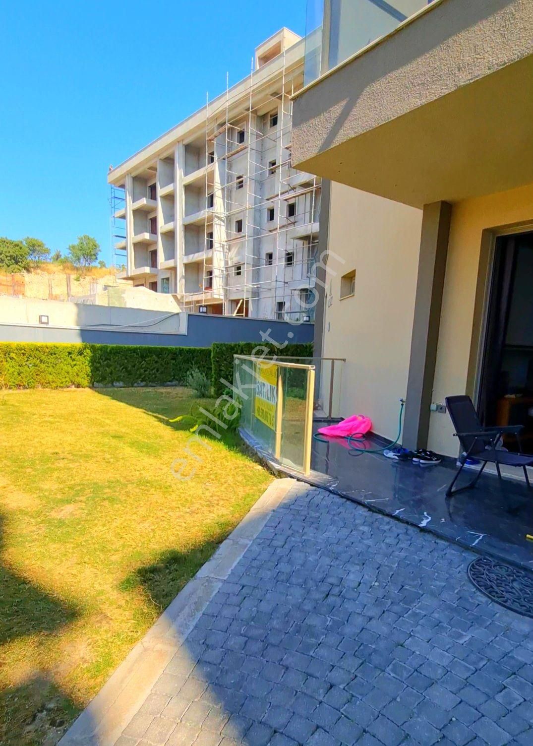 Kuşadası Merkez'de Full Eşyalı Doğalgazlı Bahçeli Çok Geniş 75 M2 1+1 Daire - Görsel 17