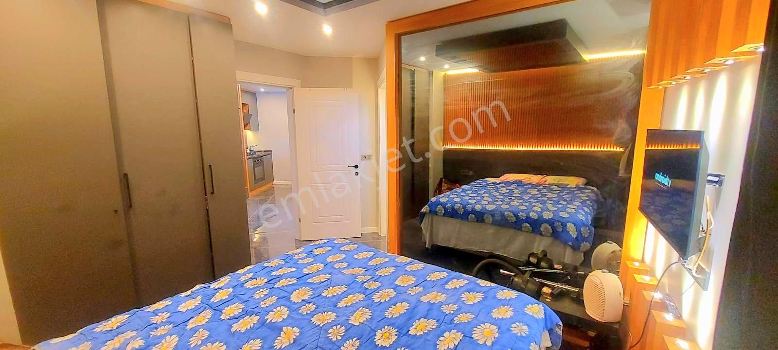 Kuşadası Merkez'de Full Eşyalı Doğalgazlı Bahçeli Çok Geniş 75 M2 1+1 Daire - Görsel 7