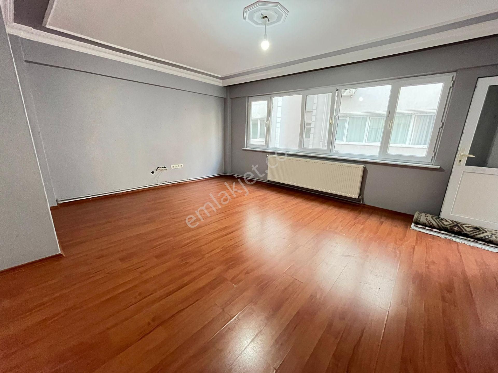 Loft'tan Sefaköy Tam Merkezde Kiralık 2+1 90m2 2.kat Daire
