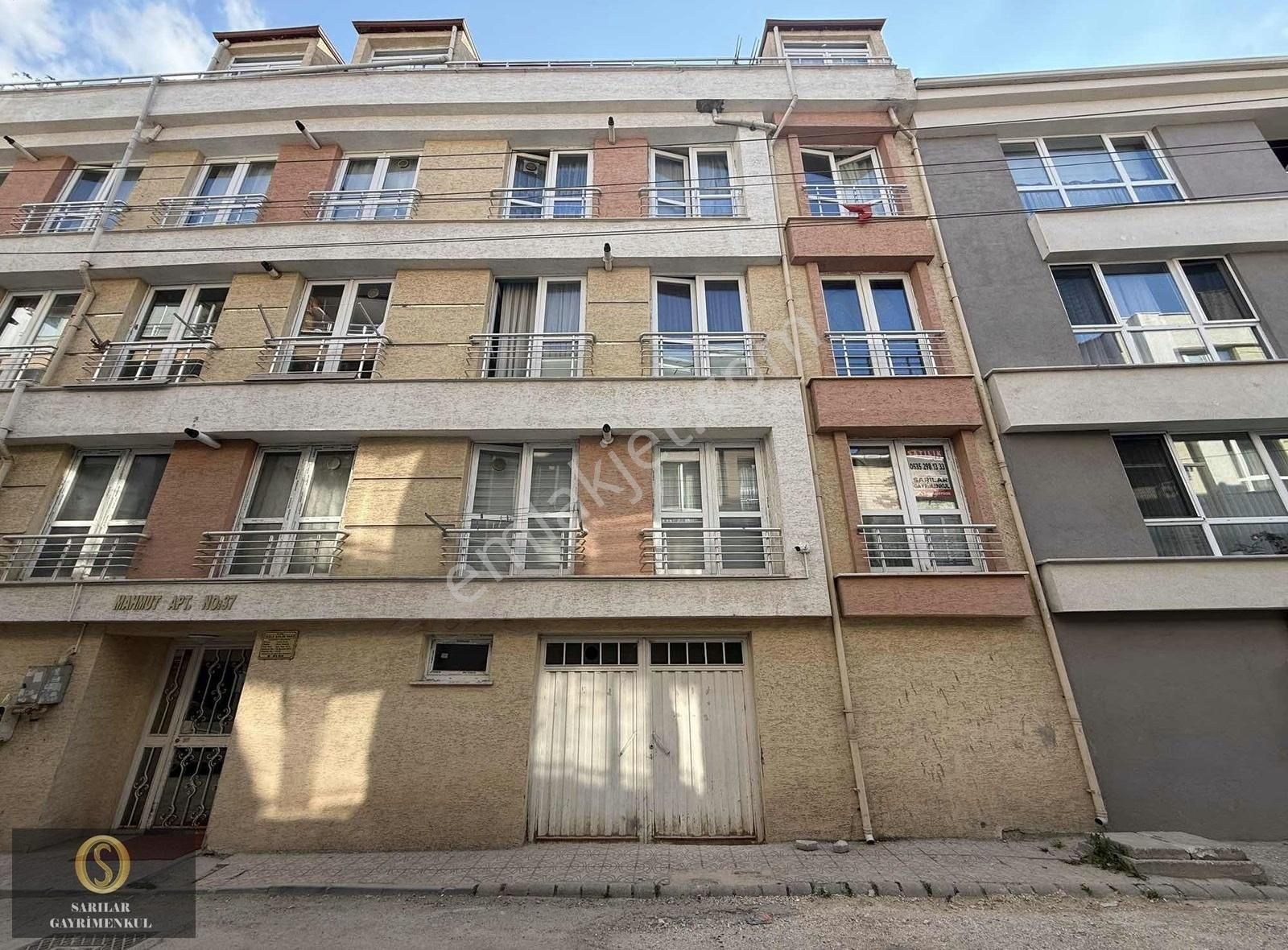 Sarılar Gm'den Hazır Kiracılı Çift Cepheli İskanlı Satılık Daire