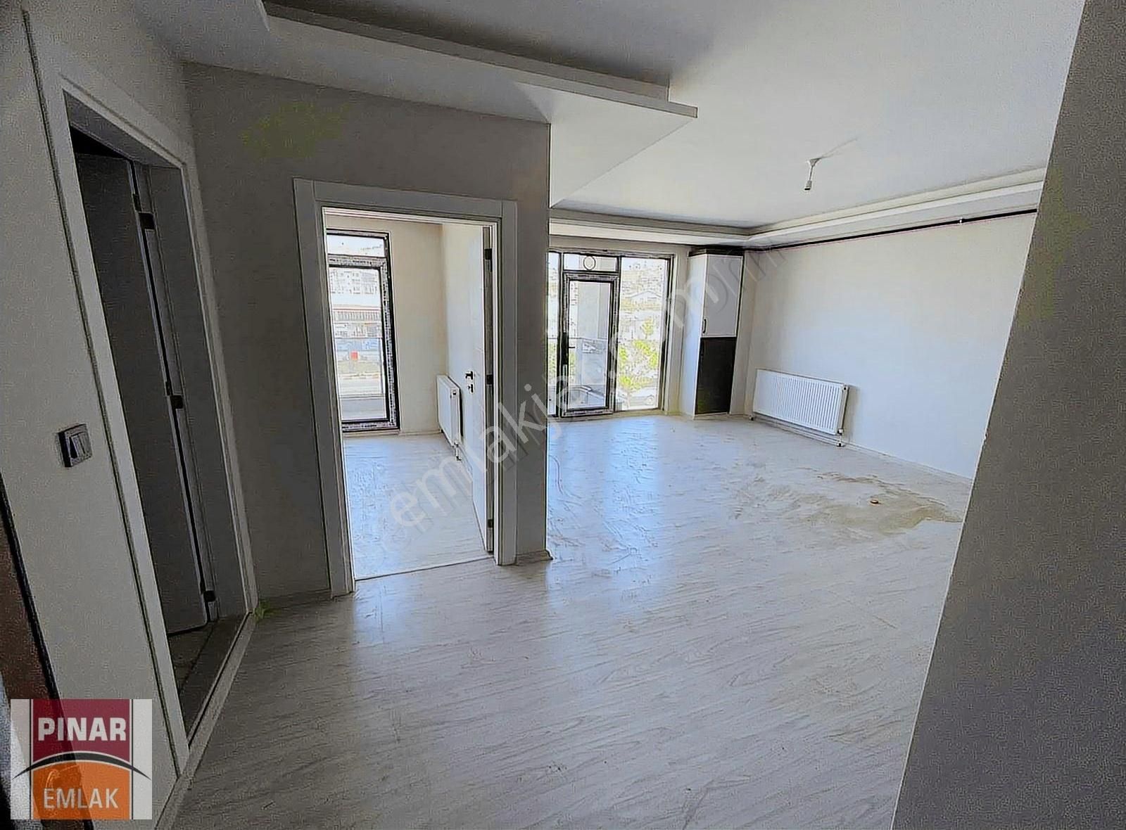 Pınar Emlak'tan Erciş Yolu Üzeri Satılık 1+1 Daire
