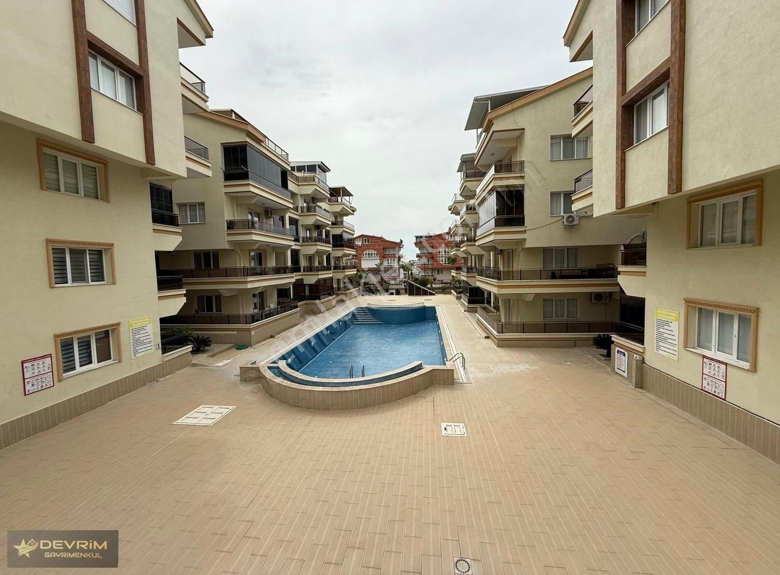 Didim Efeler Havuzlu Sitede,asansörlü Satılık 3+1 Dubleks Daire