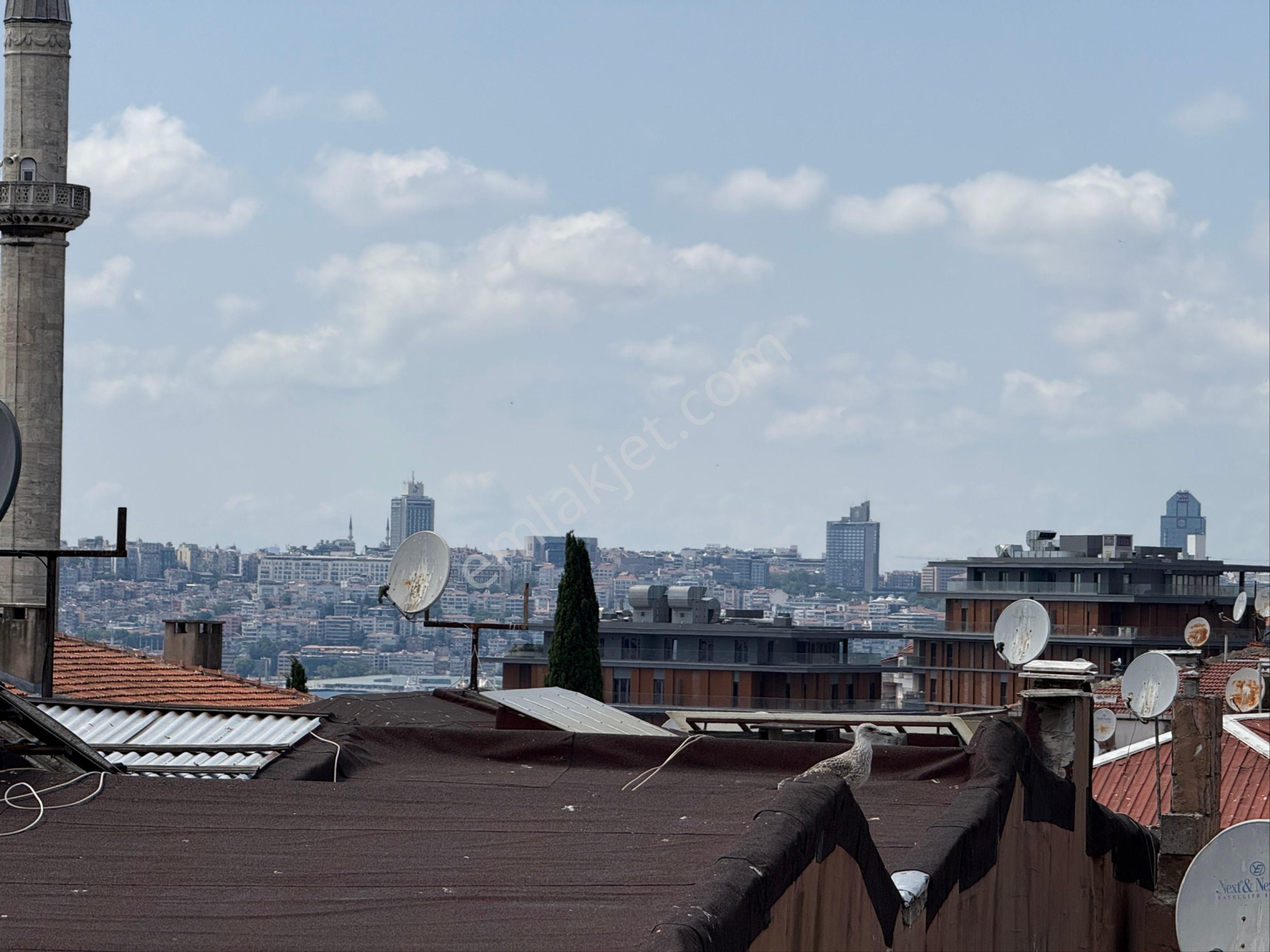 Zeynepkamilhastanesine Yakın Manzaralı 2+1 Satılıkdaire Üsküdar