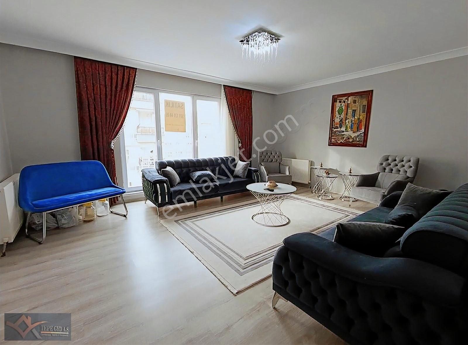 Ufktepe Son Durakta 140 M2 Orta Kat Cadde