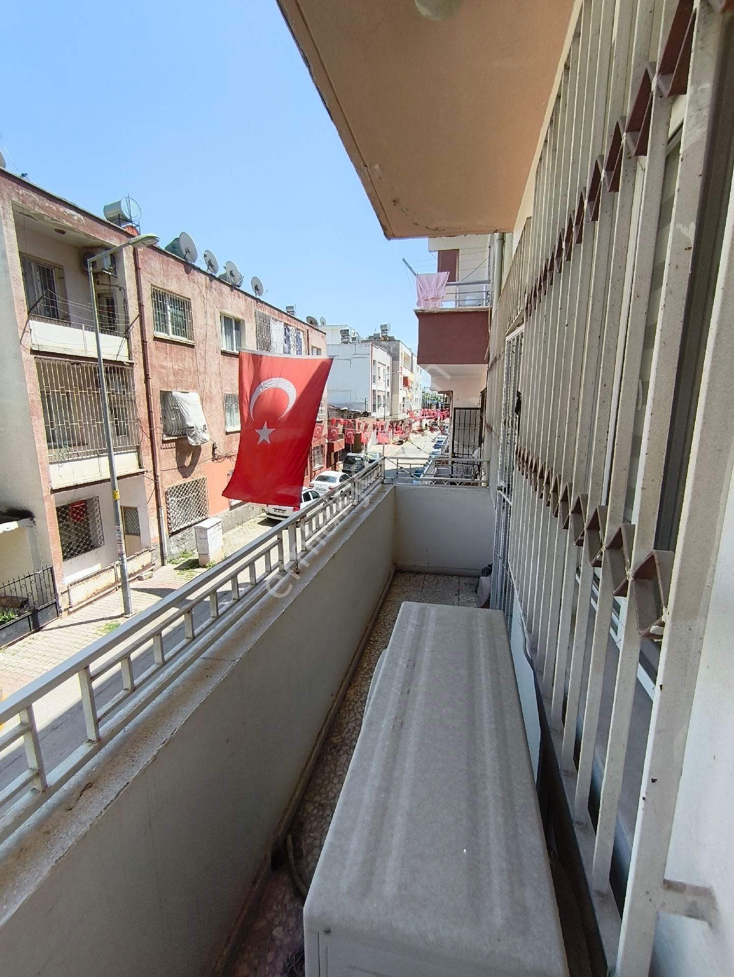 Ergünden Sağlık Mh İçi Yapılı Ana Yola Yakın 2+1 Daire