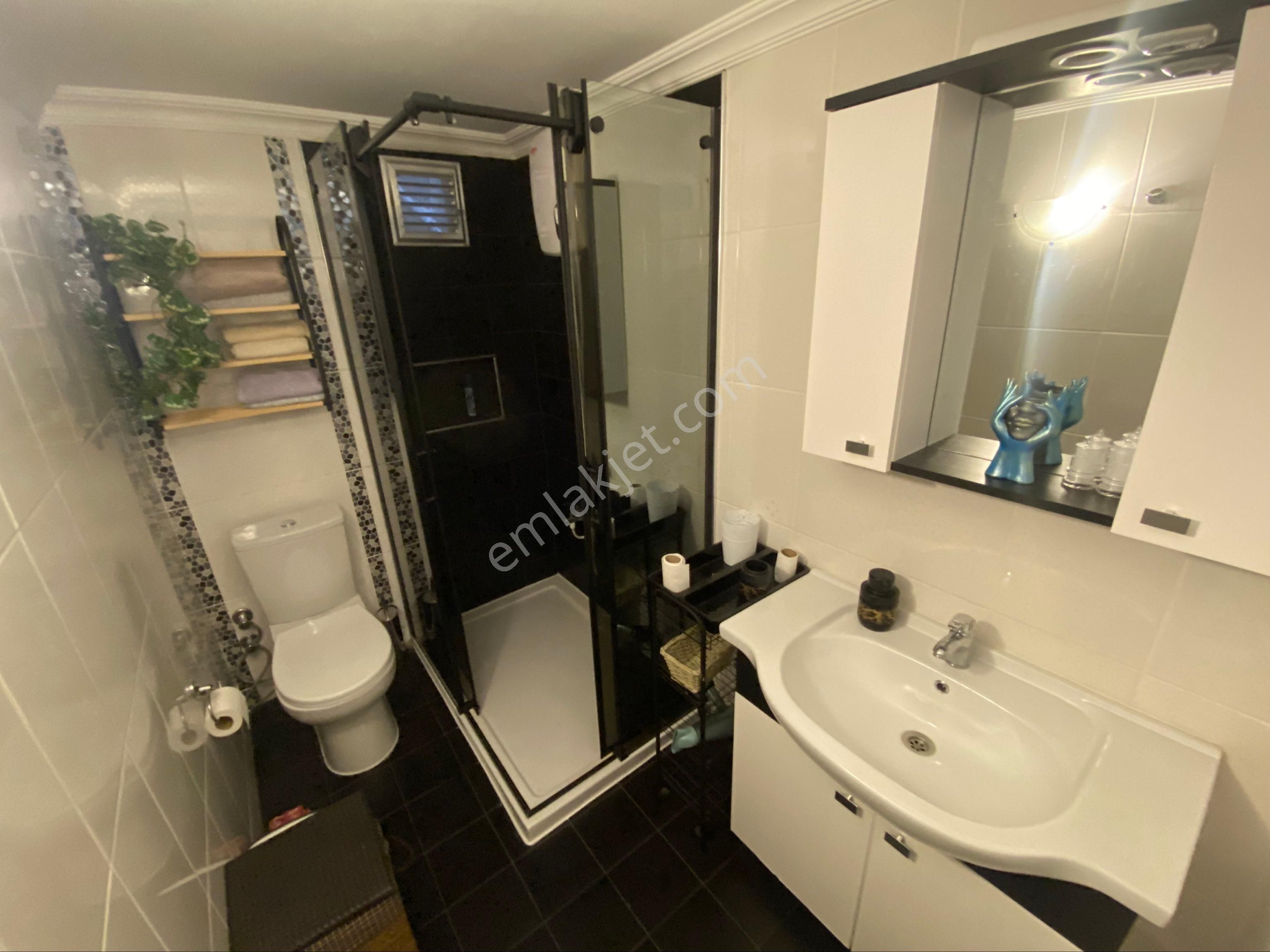 Mithatpaşa Cad Dibi Full Lüx Eşyalı Kiralık Daire