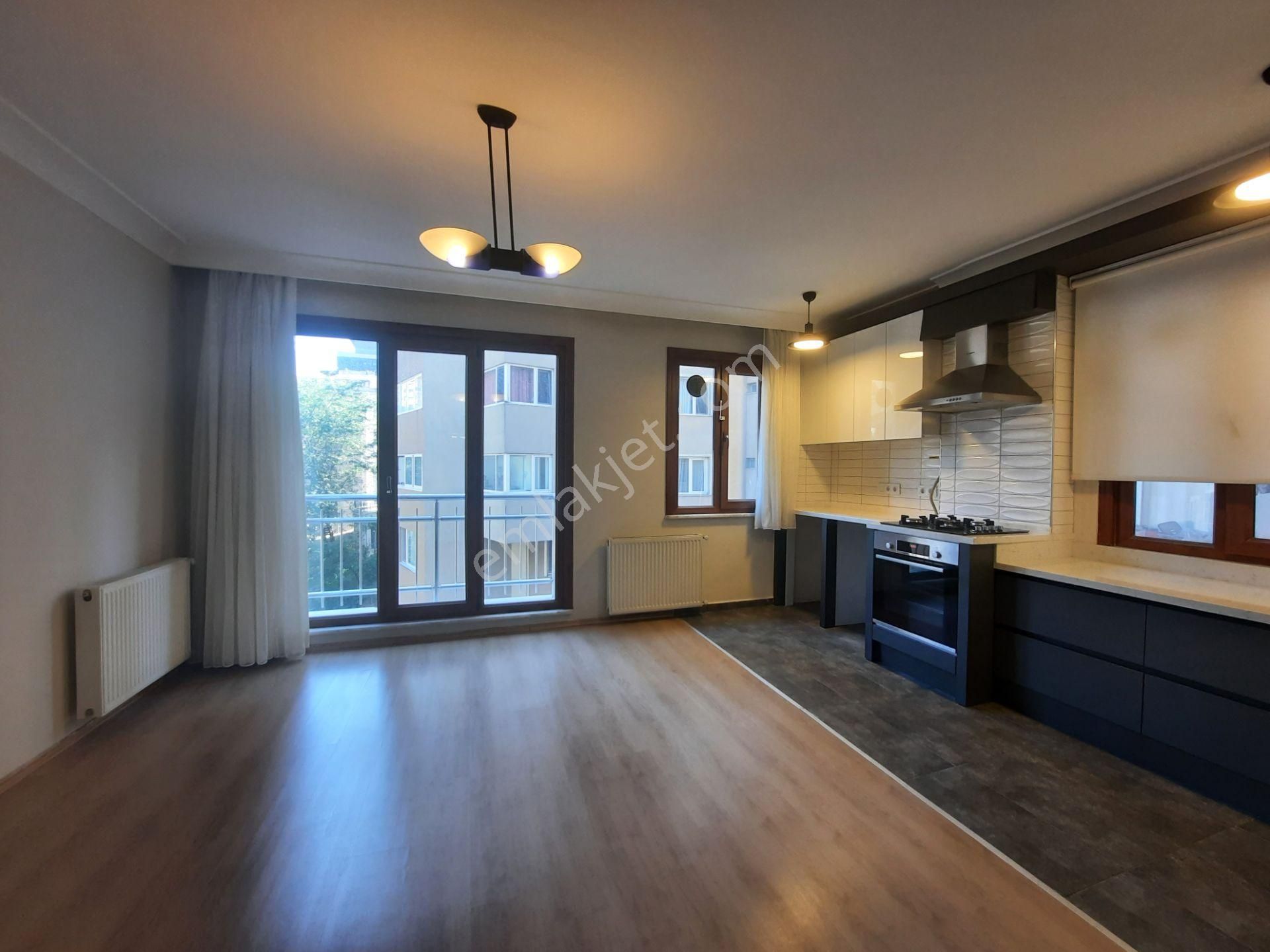 Dikilitaş' Ta Genç Binada 2+1 70 M2 2. Kat Kombili Asansörlü Balkonlu Ferah Daire