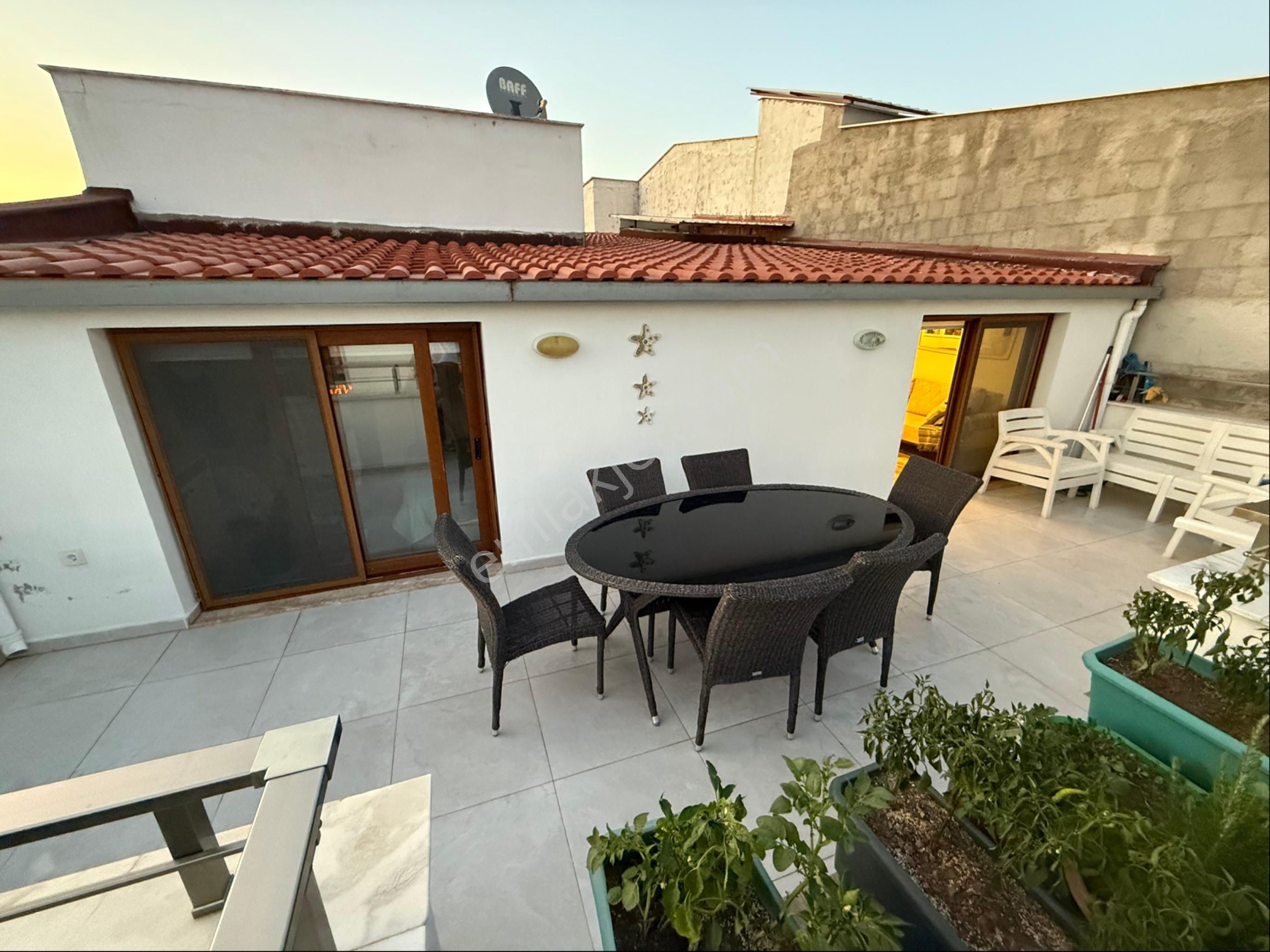 Kuşadası Davutlar Merkezde Satılık 4+1 Dublex
