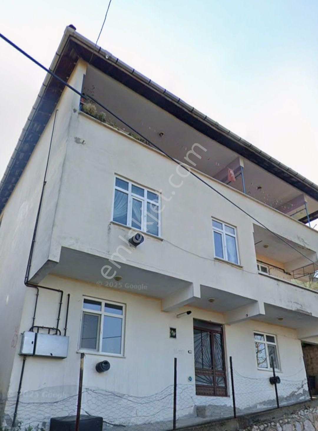 🏡 Yatırımlık & Oturuma Hazır Fırsat Bina!📍 Kocaeli / İzmit – Yenimahalle –