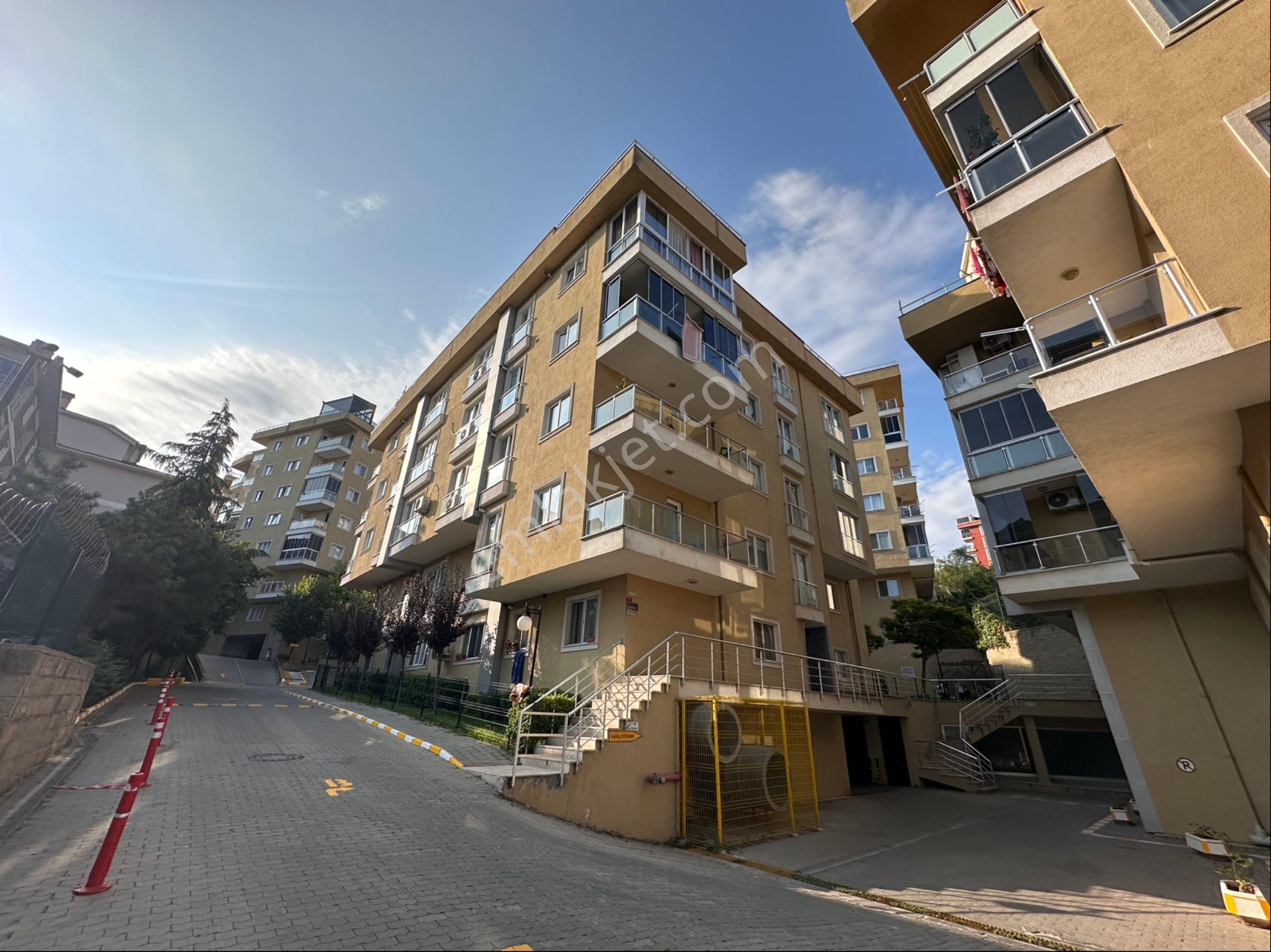 Pendik Finia Paşa Park Sitesinde Satılık Lüks Dubleks Daire