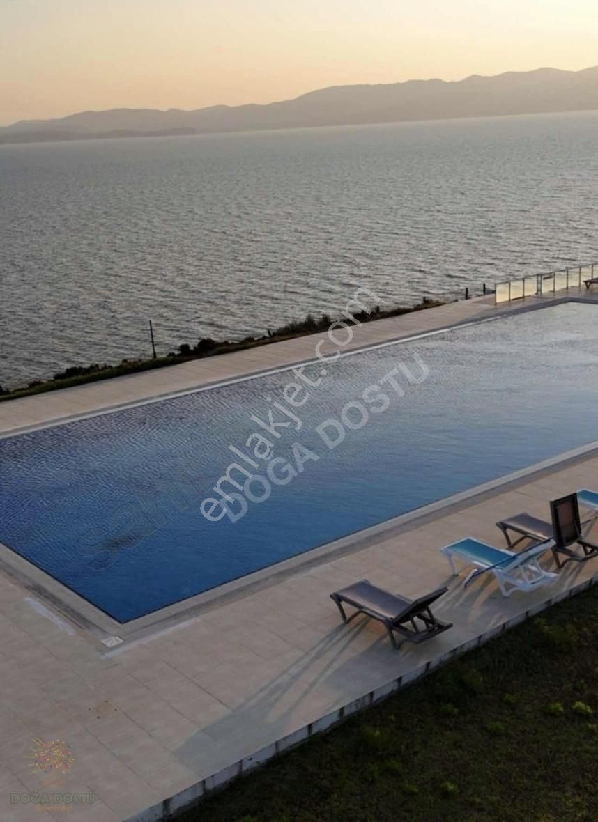 Doğa Dostu'ndan Çeşme'de Denize Sıfır Havuzlu Villa Yazlık
