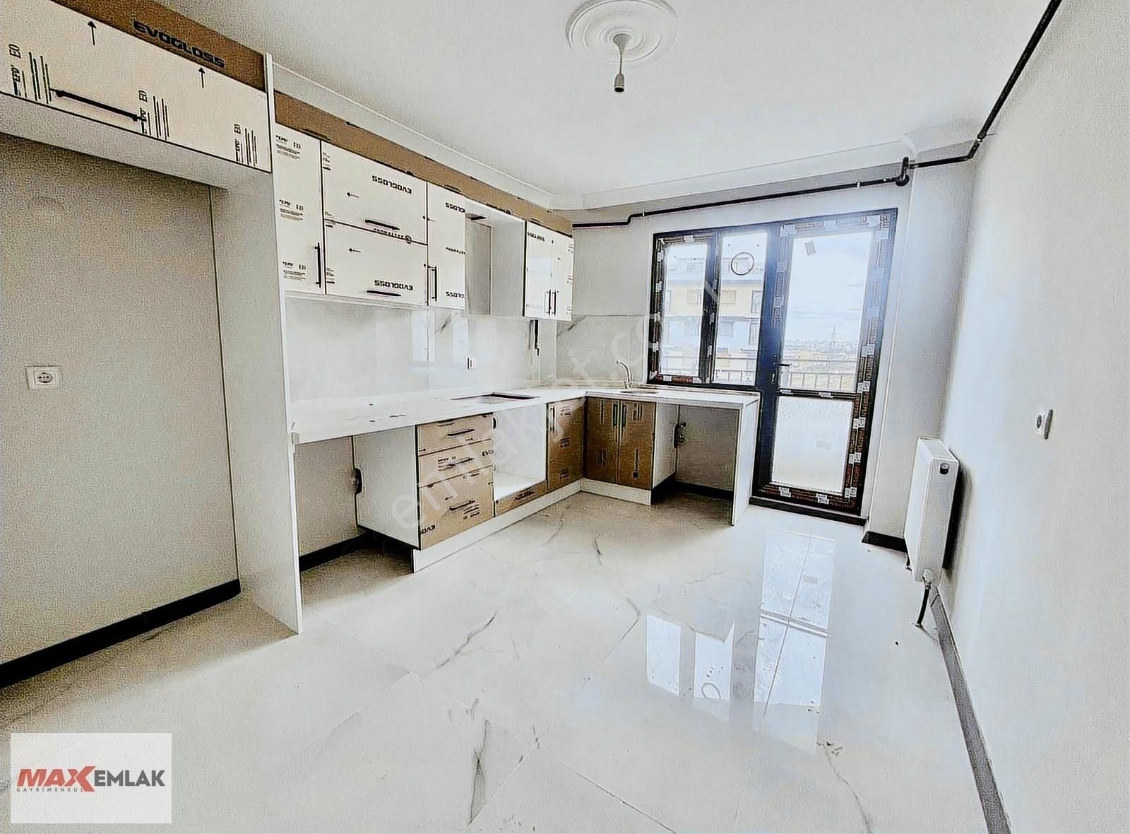 Kiralık Sıfır Arakat Deniz Manzaralı Asansörlü Kapalı Otoparklı