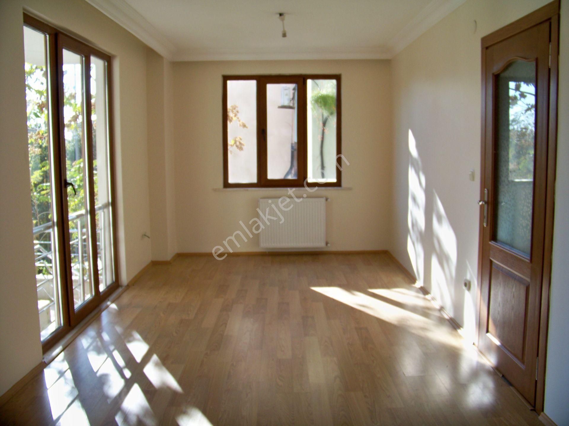 Gayrettepe Merkezde Genç Binada 1+1 65 M2 Kombili Ferah Yüksek Giriş Daire