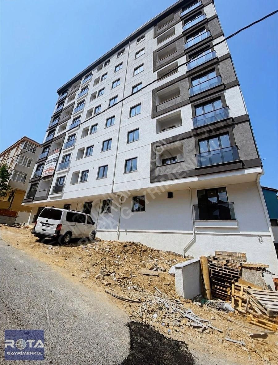 Rota'da_caddeye_yakın_balkonlu_otoparklı_3+1_y.giriş_daire_sıfır