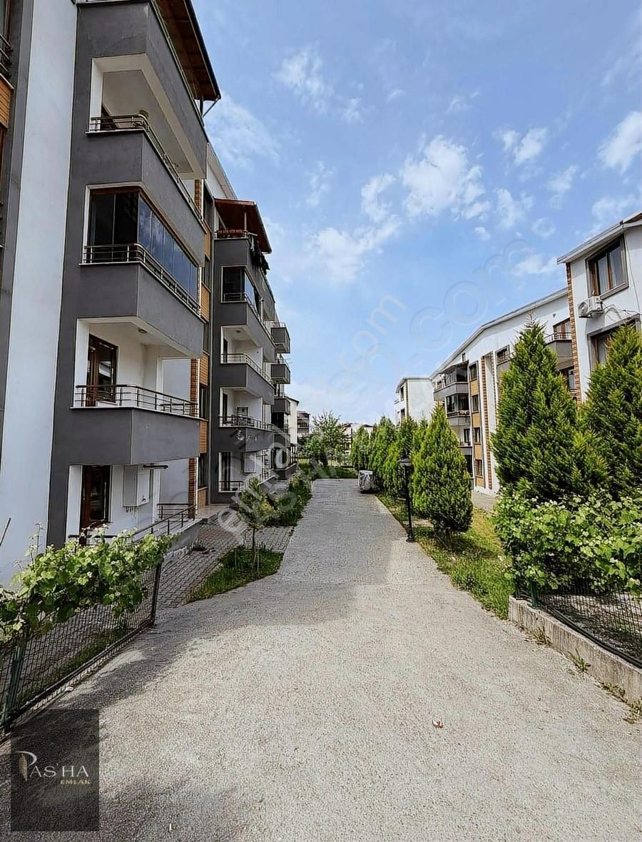 Millet Cad. Üzeri Altunkent Konakları Sitesi 2+1 Ara Kat