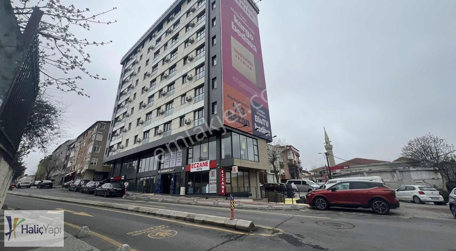 Erdem Akbaş'dan Via E-5 Residence Fırsat Ön Cephe 1+1