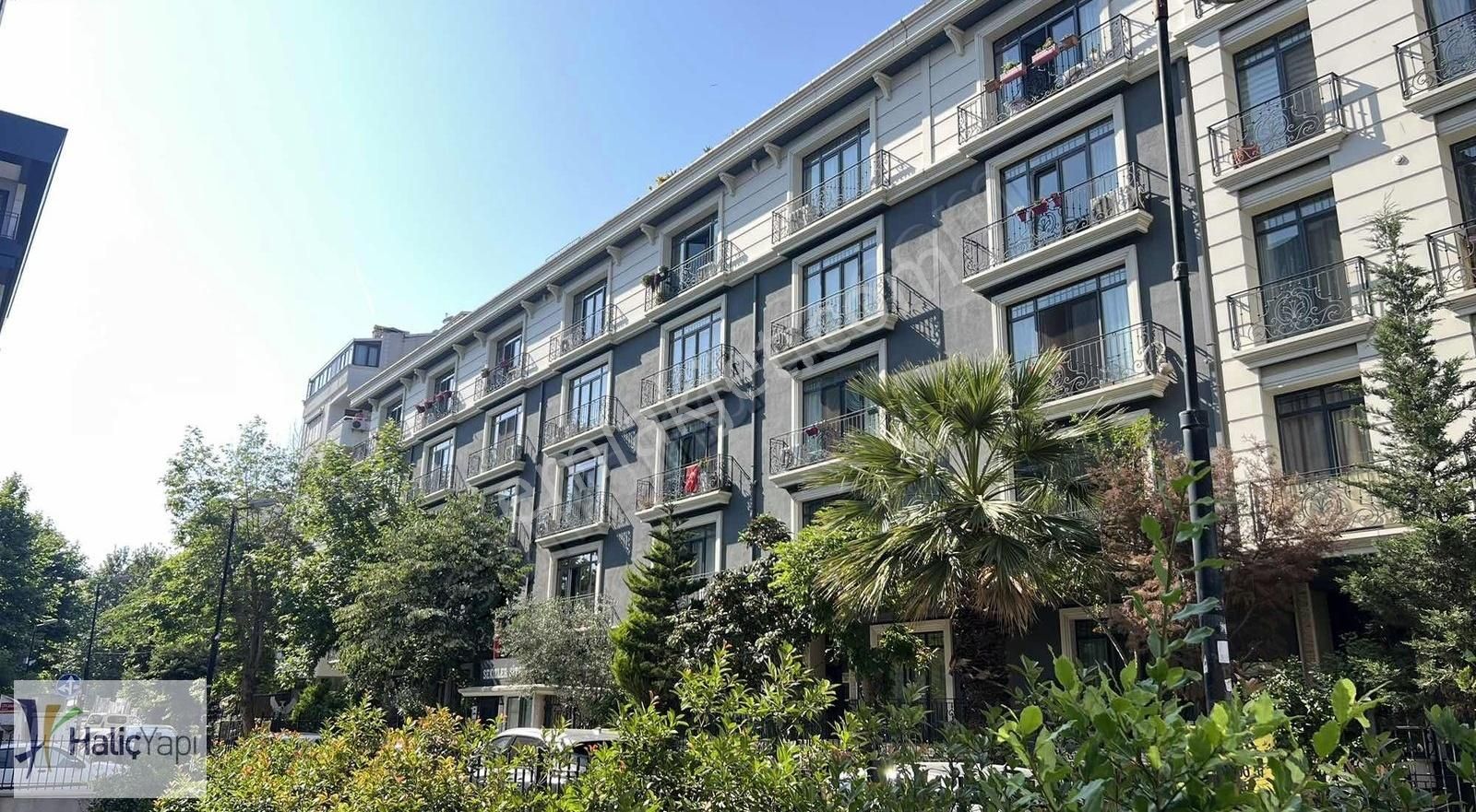 Halideedip Boruçiçeği Sokakta Site İçi 3+1 Ara Kat Satılık Daire