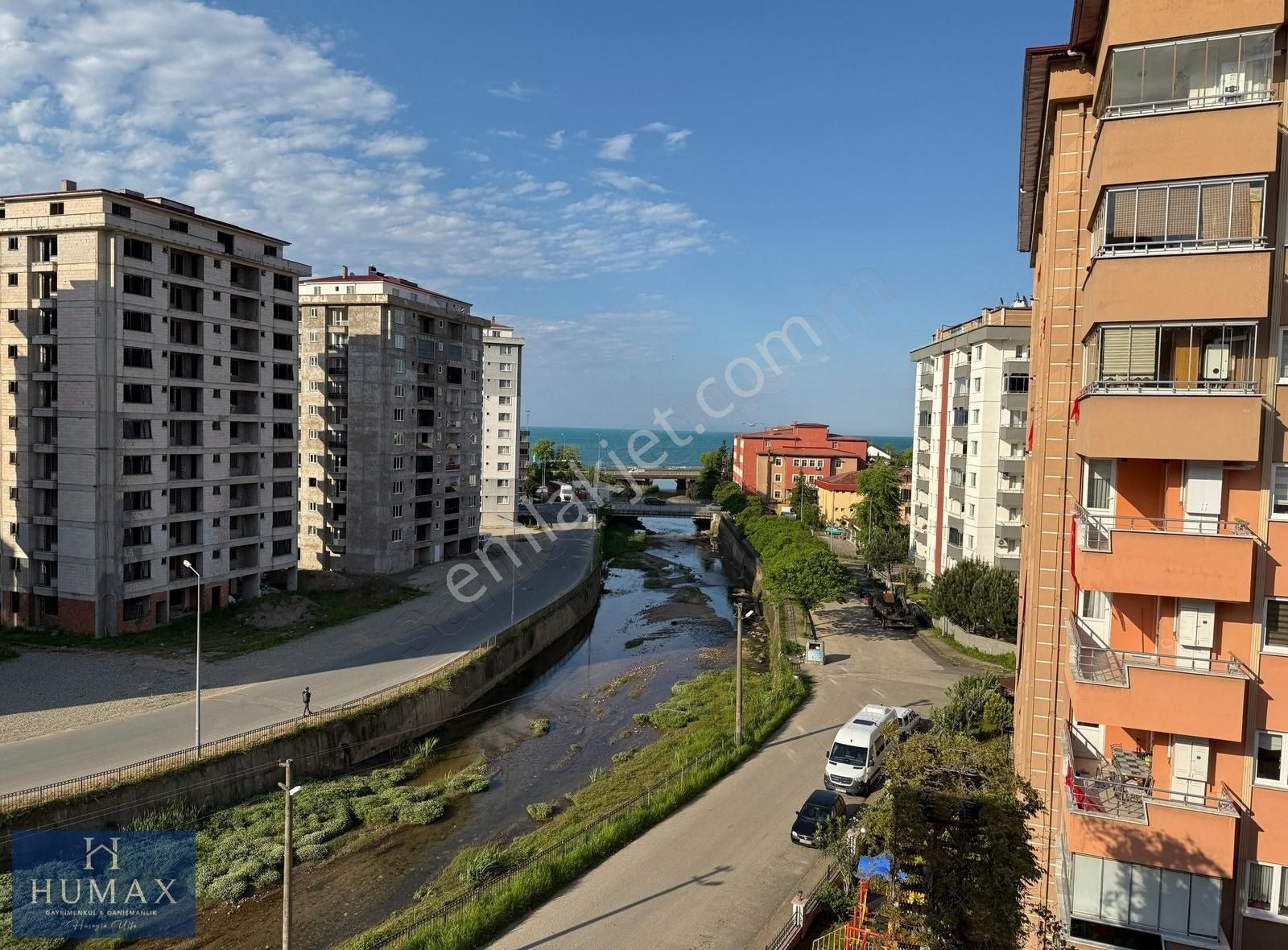 Teyyaredüzü Mahallesinde Deniz Manzaralı 135m2 Daire