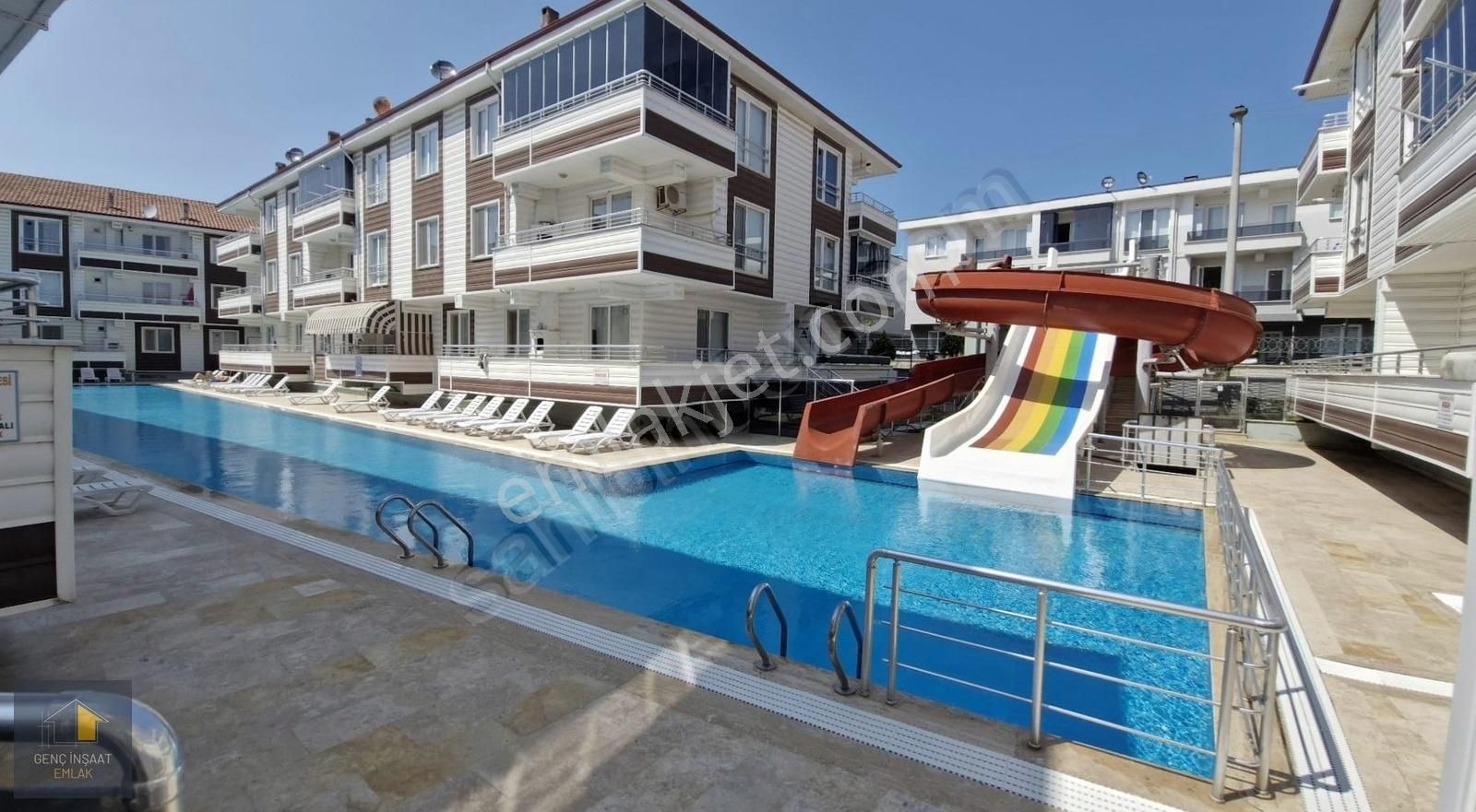 Karasu'da Aqua Parklı Site İçerisinde Full + Full 1+1 Daire