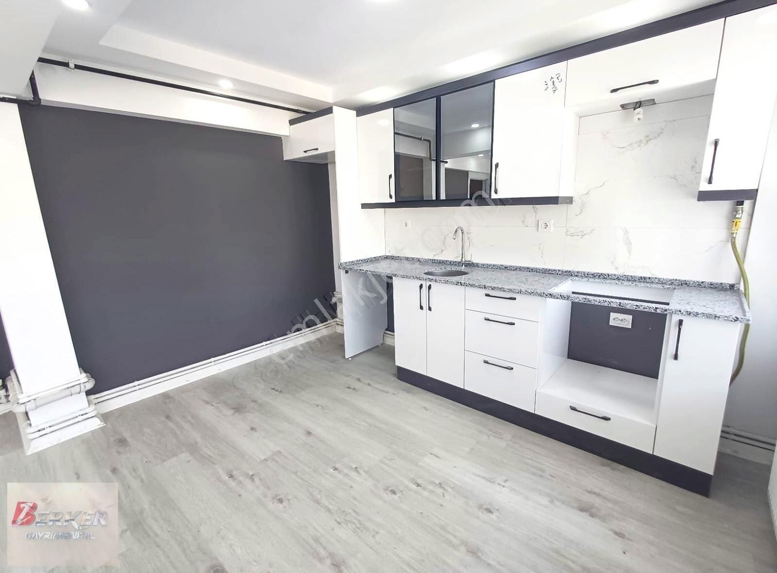 Çarşı Merkezde 3+1 Asansörlü Satılık Arakat Daire