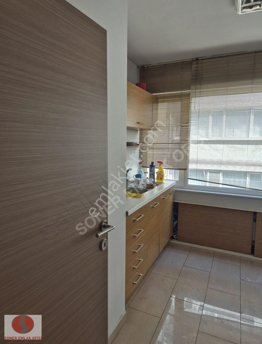 Kadıköy Altıyolda Ana Caddede Köşe 1 Kat Satılık Ofis - Görsel 25