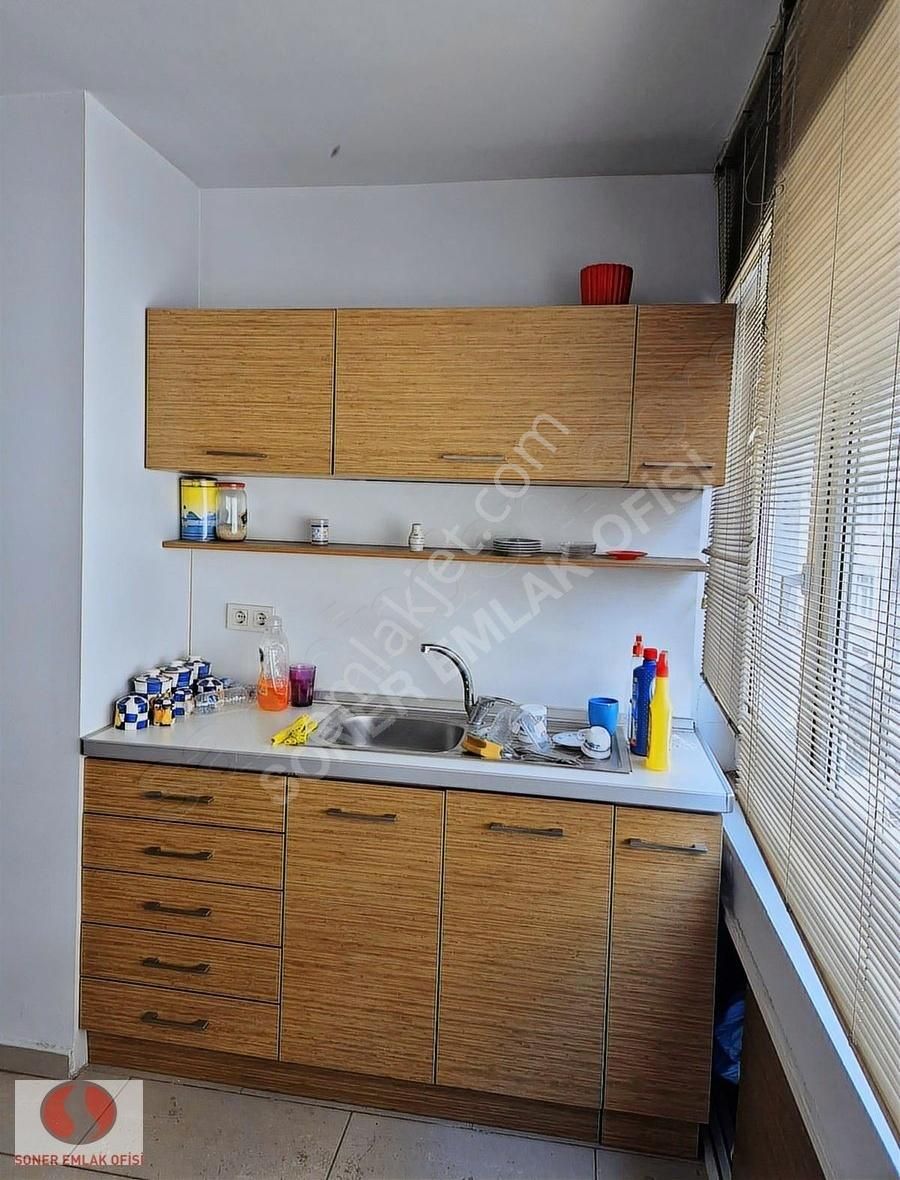 Kadıköy Altıyolda Ana Caddede Köşe 1 Kat Satılık Ofis - Görsel 2