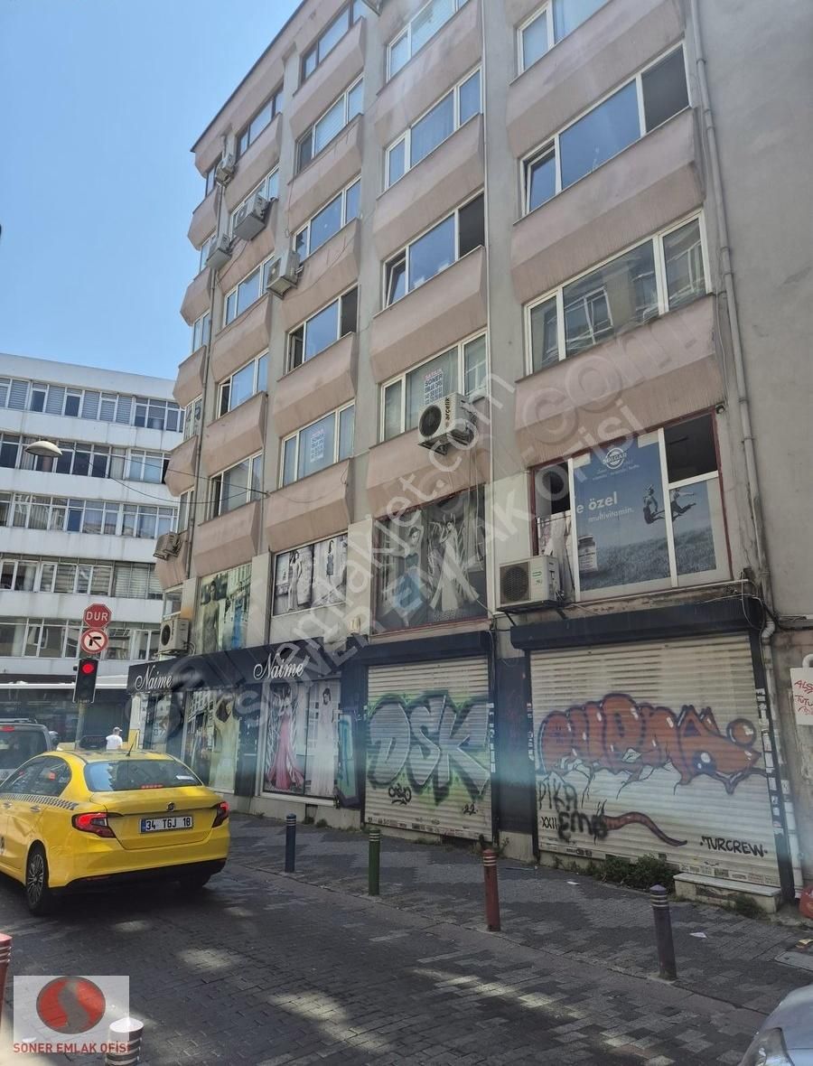 Kadıköy Altıyolda Ana Caddede Köşe 1 Kat Satılık Ofis - Görsel 4