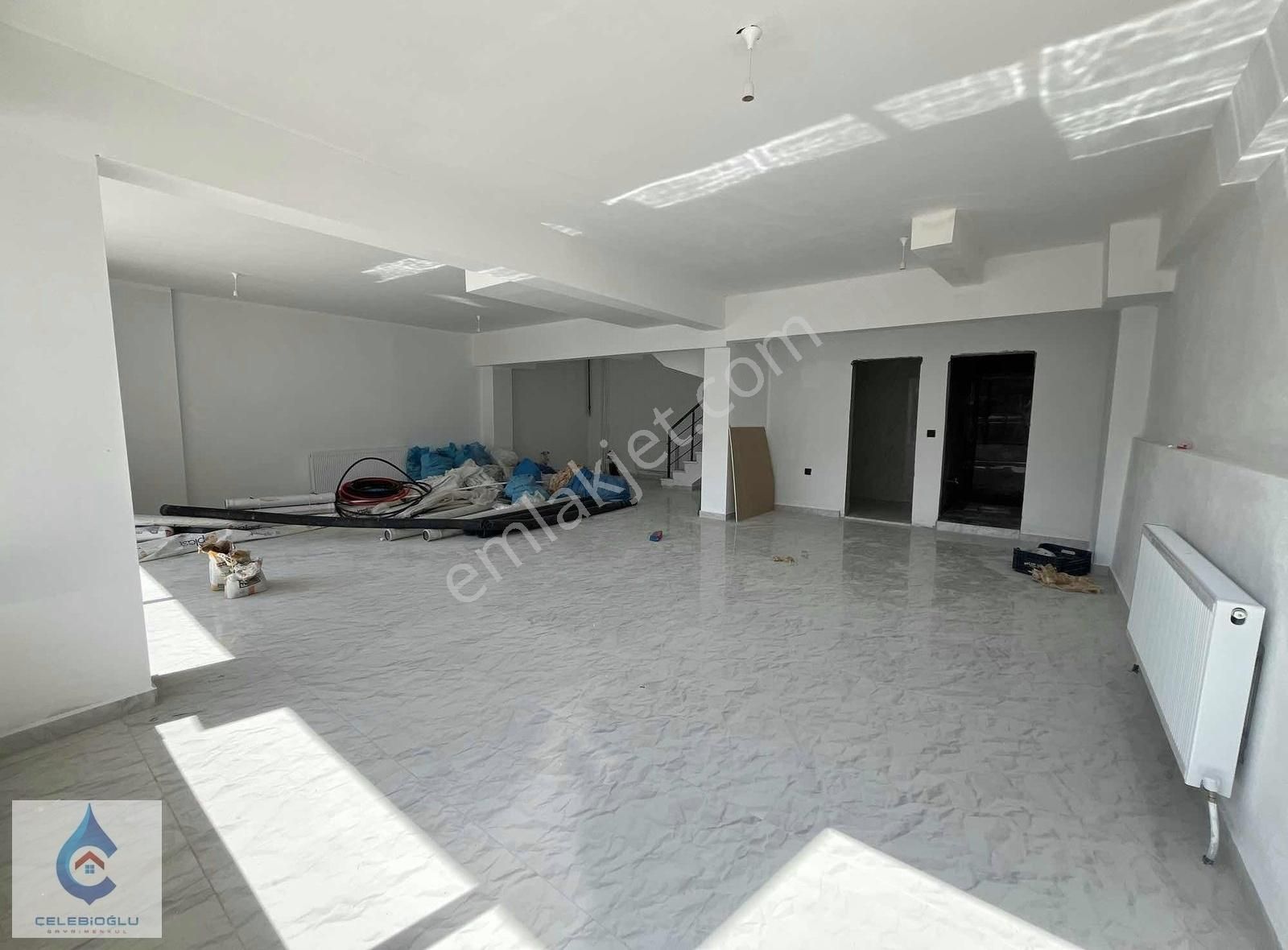 Çelebioğlu Gyd Çayırova İnönü Mah. Satılık 100 M2 Dükkan