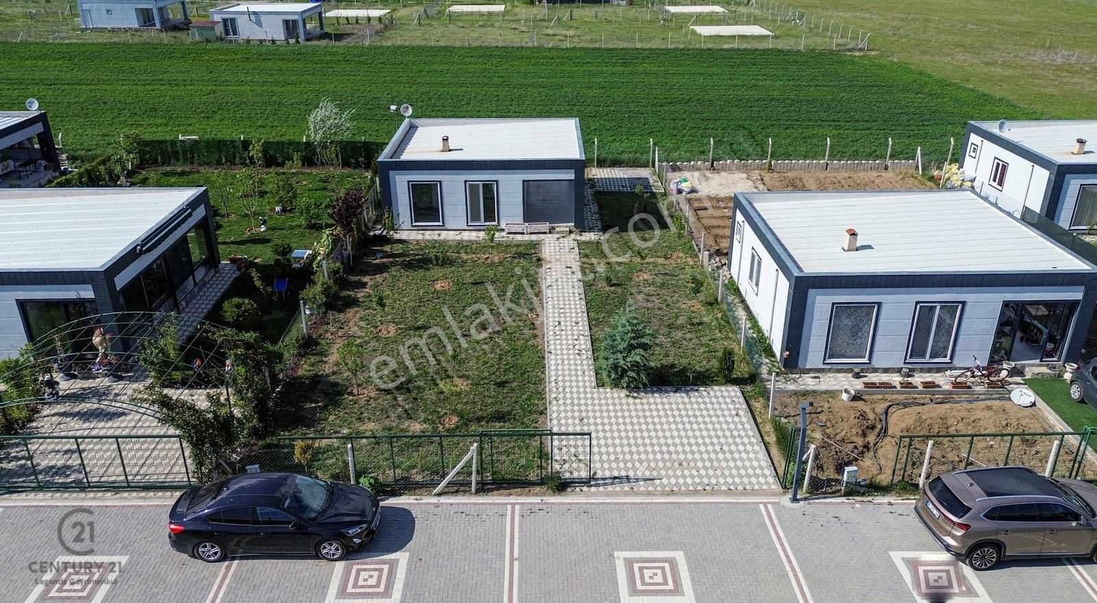 Aygün Özdemir`den Satılık Hobi Bahçesi İçerisinde 2+1 Ev
