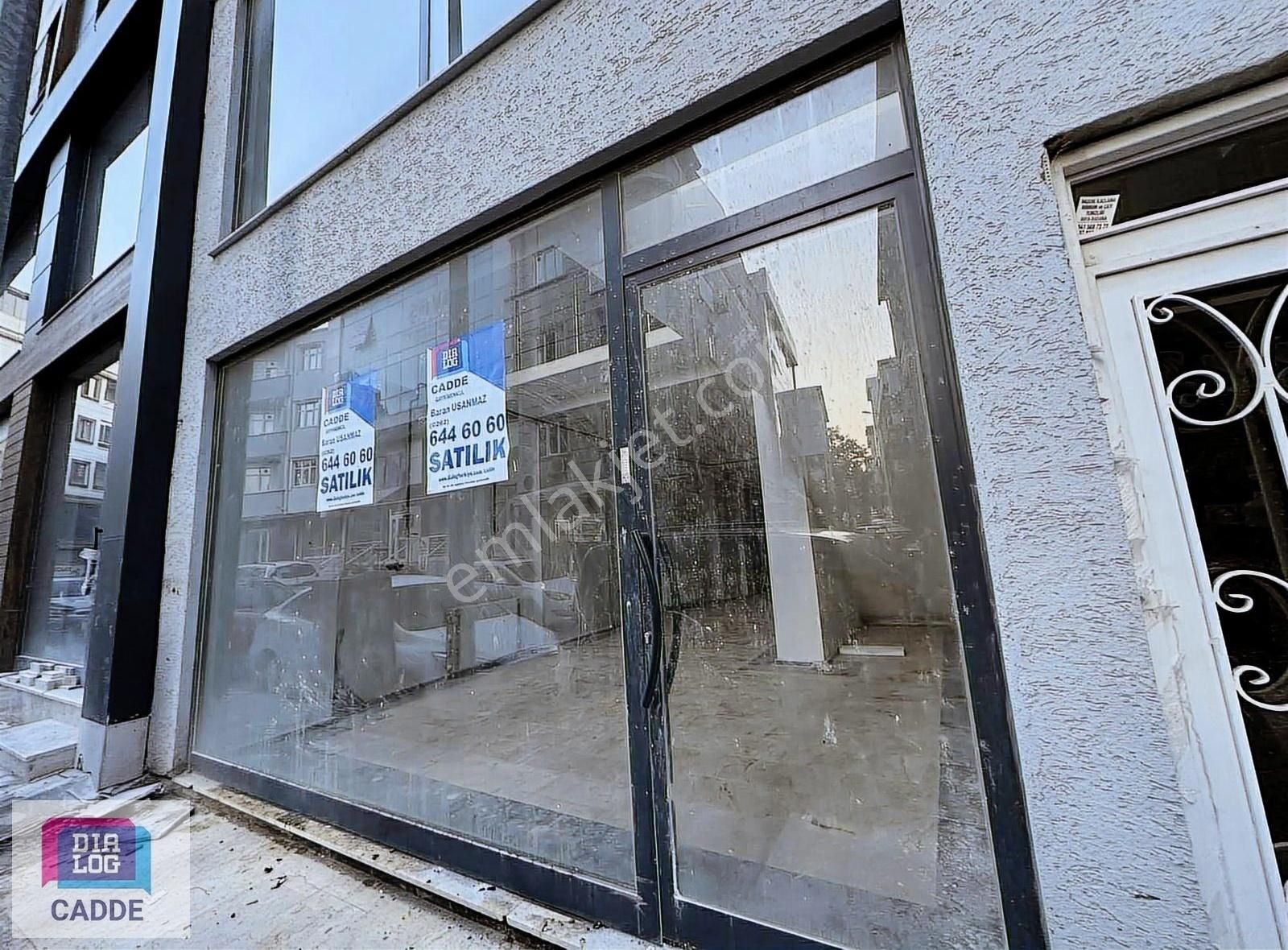 Gebze Çarşının En İşlek Yerinde Satılık 3 Katlı Dükkan