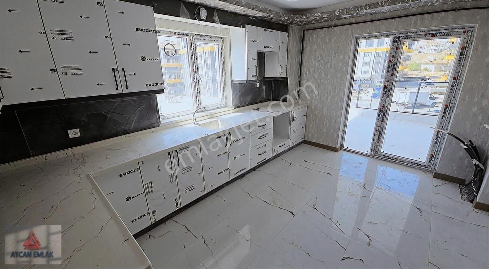 Aycan'dan Yakacık Mah. 4+1 Sıfır Satılık Daire