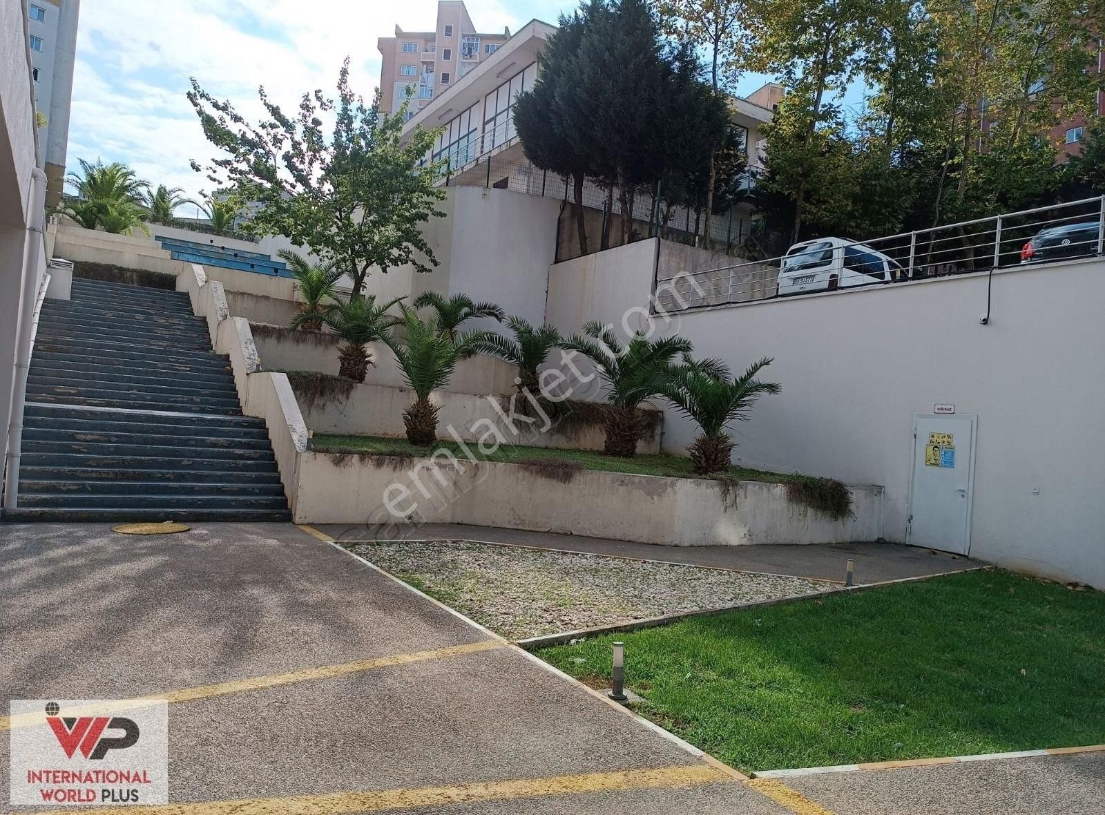 Dumankaya Adreste Eşyalı Havuz Cephe Satılık 1+0 Studyo Daire