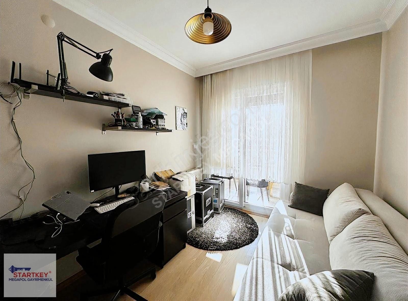 Çiğli Ataşehir Mahallesi Pelit 4 Sitesi Kiralık 3+1