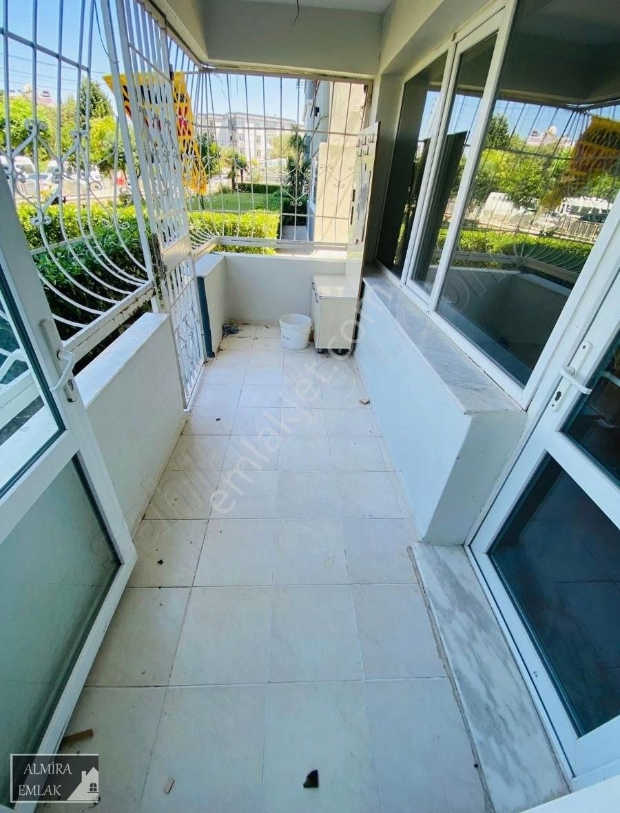 Yeşilyurt Aydın Sitesinde İçinde 3+1 Doğalgazlı Kiralık Daire