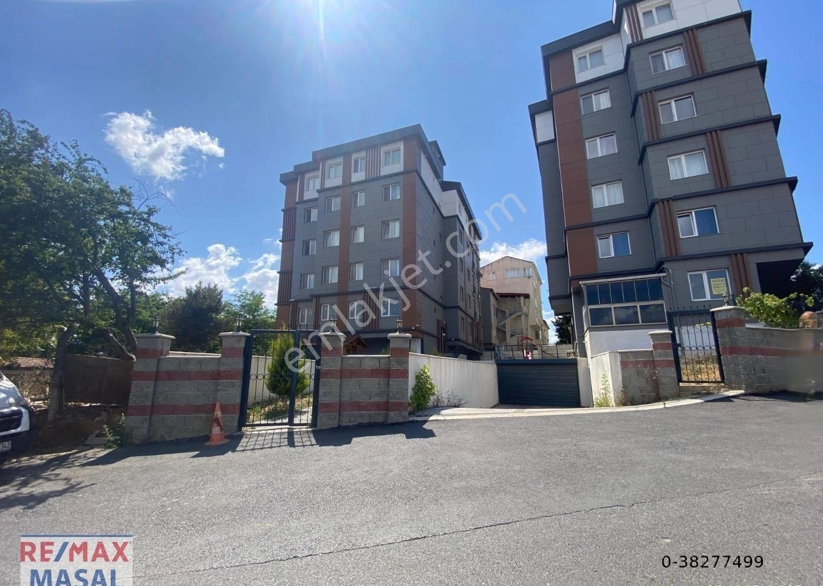 Sancaktepe'de Butik Site İçinde Otoparklı Yenı Binada Satılık 3+1 Daire