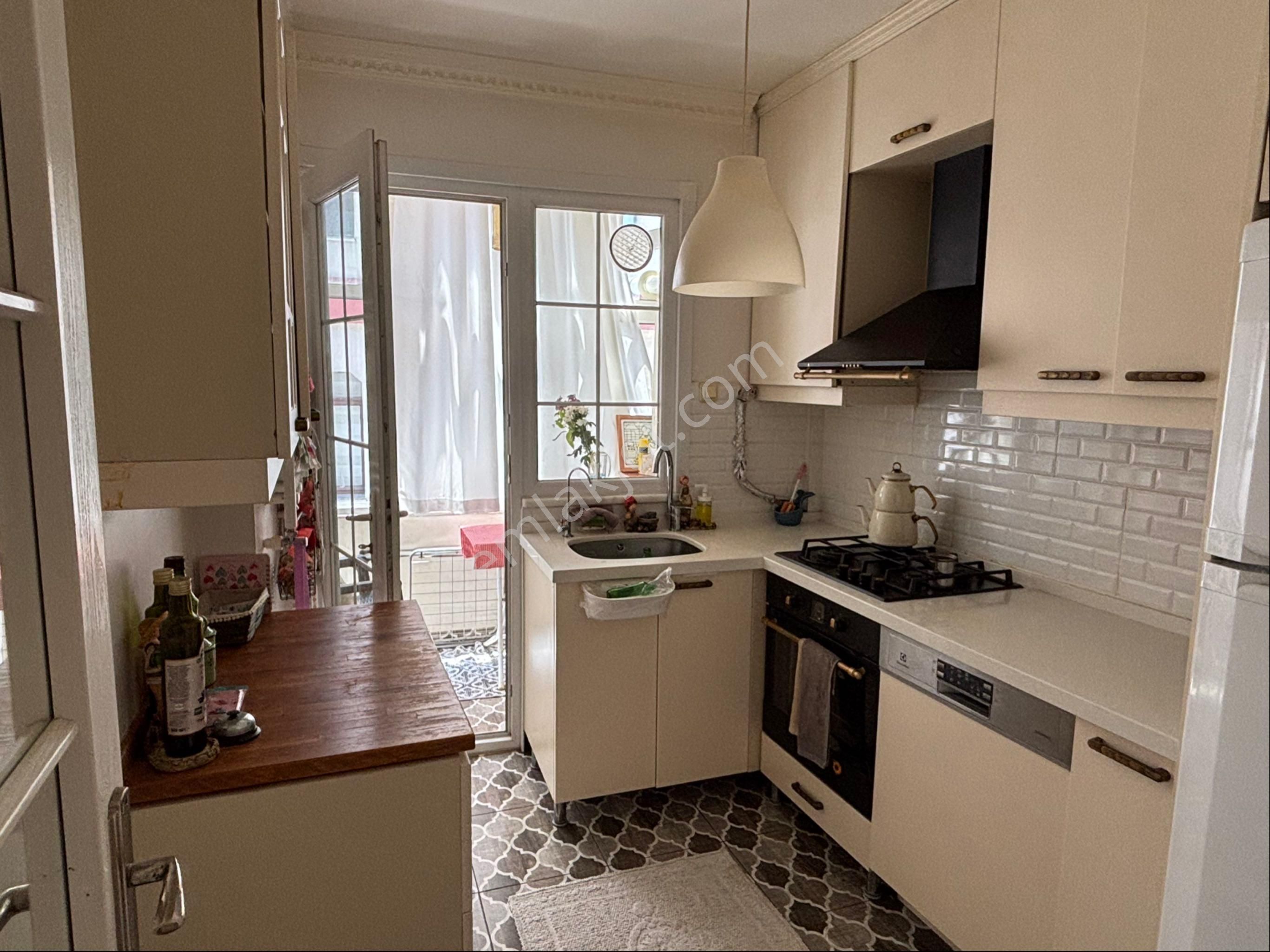 Gülbağ Karanfil Sokak Eşyalı 3+1